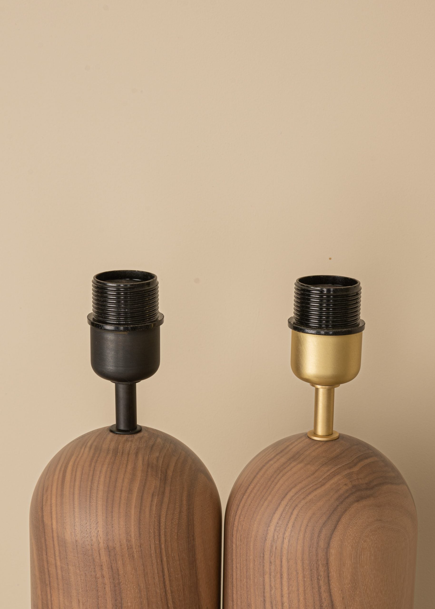 Tafellamp PURA KELO DOUBLE notenhout