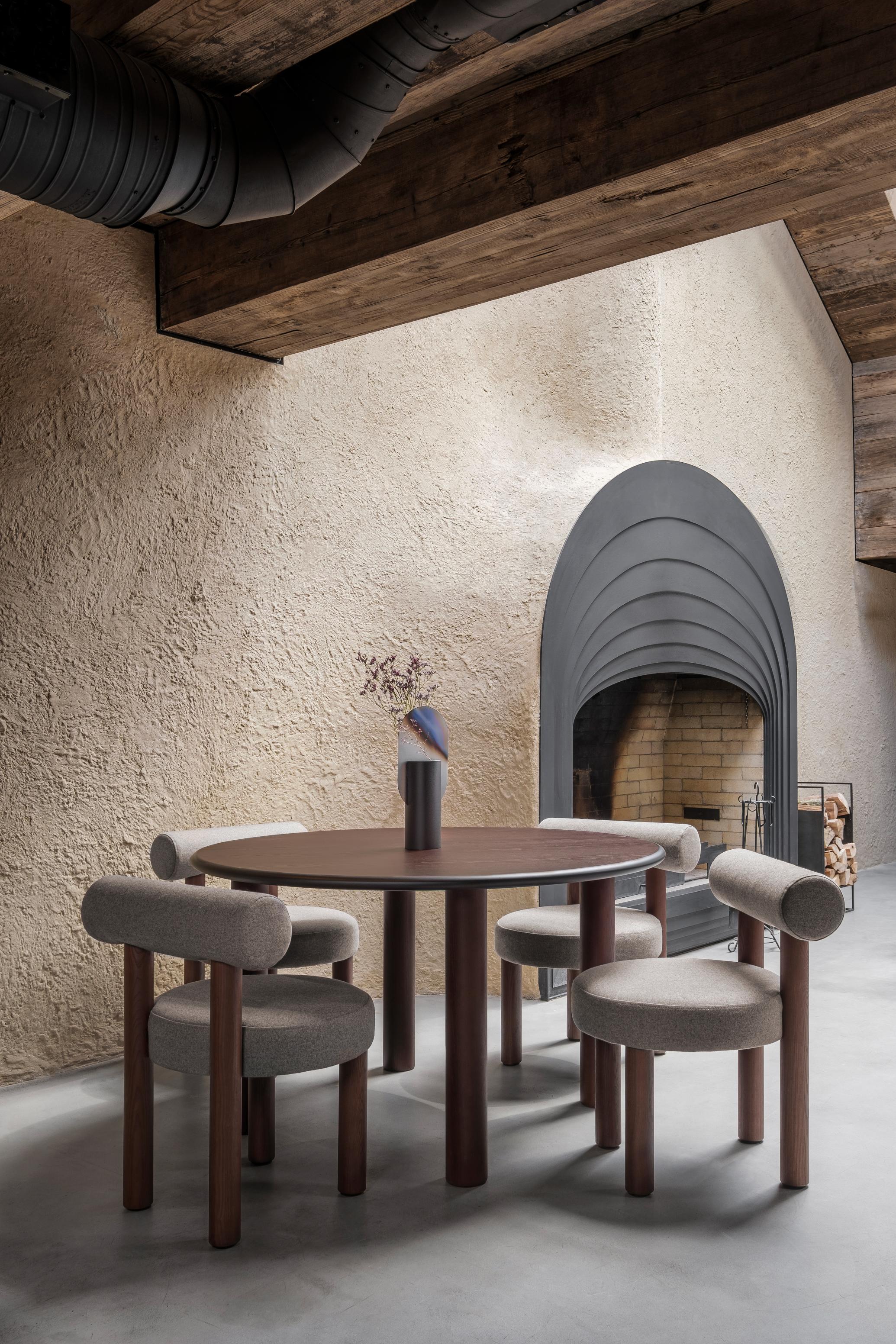 Round Table PAUL Brown Ash Wood