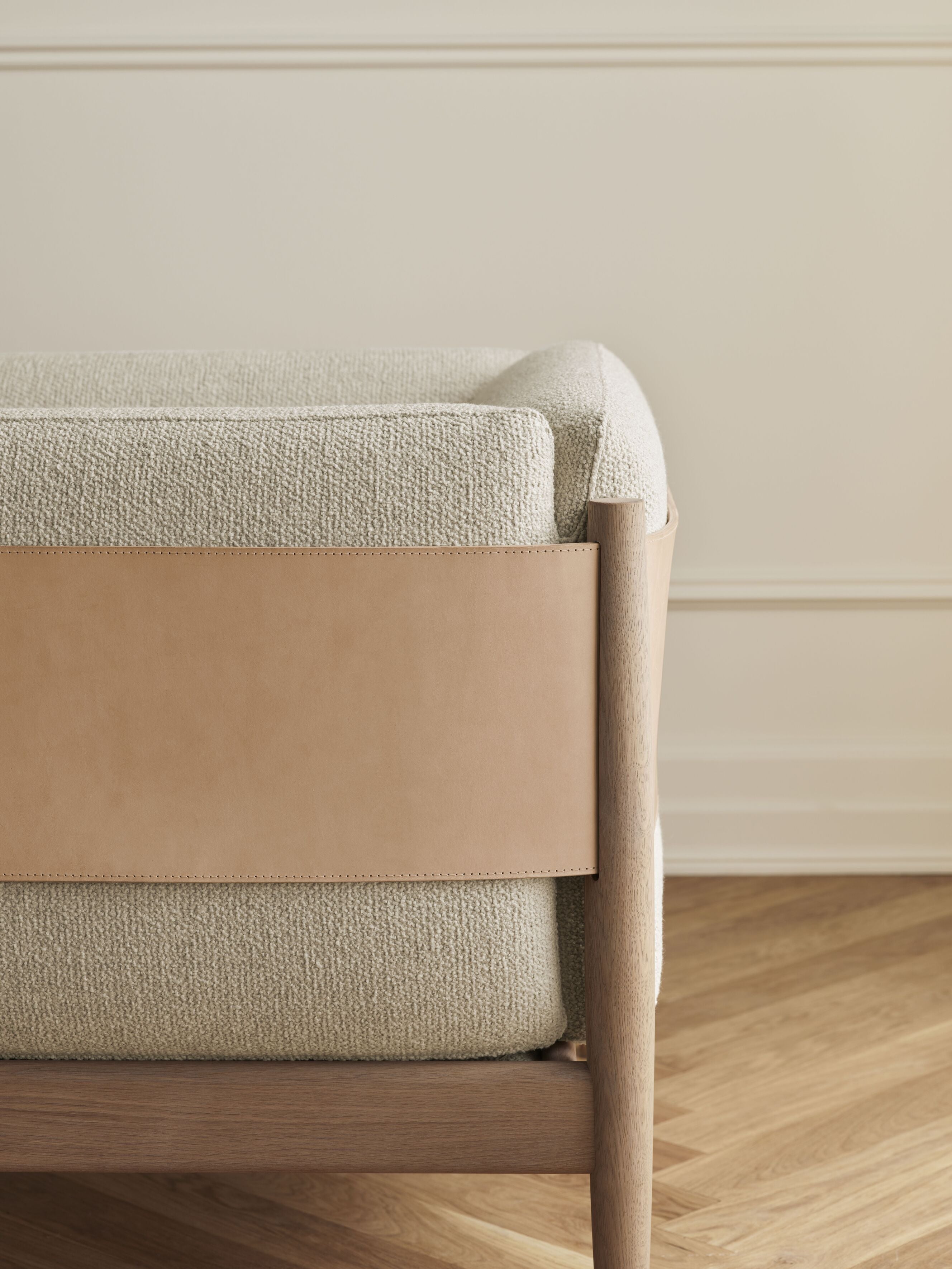 Tauch -Sessel natürliches Leder mit einer dunklen Basis