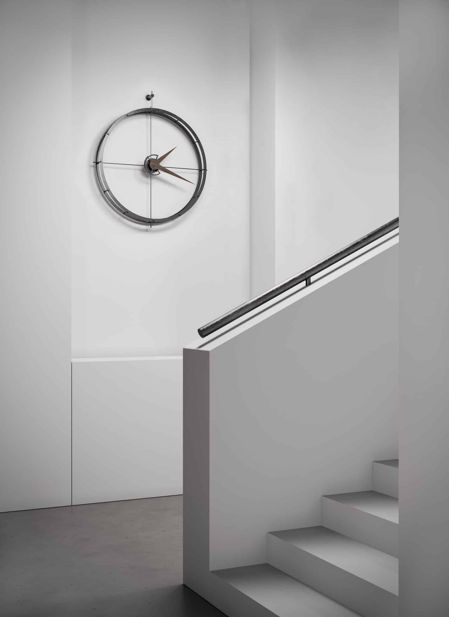 Wandklok DOUBLE O chroom met notenhout