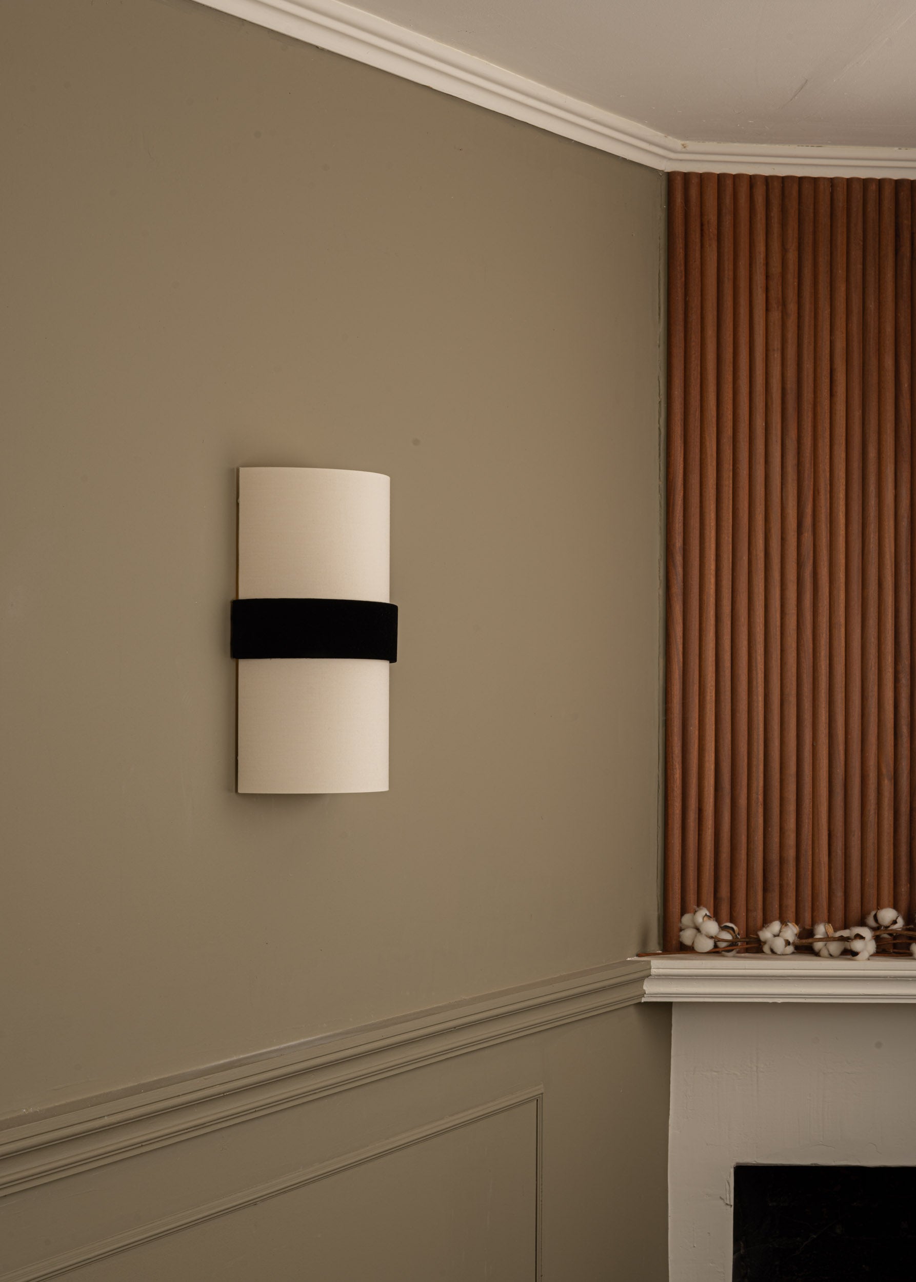 DUONO Wall Lamp ecru with black