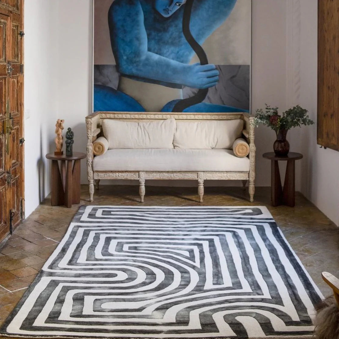 PSYCHEDELIC LABYRINTH rug black and white