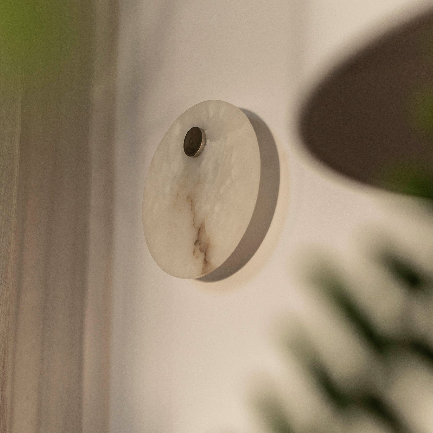 Alabaster wandlamp EOS nikkel