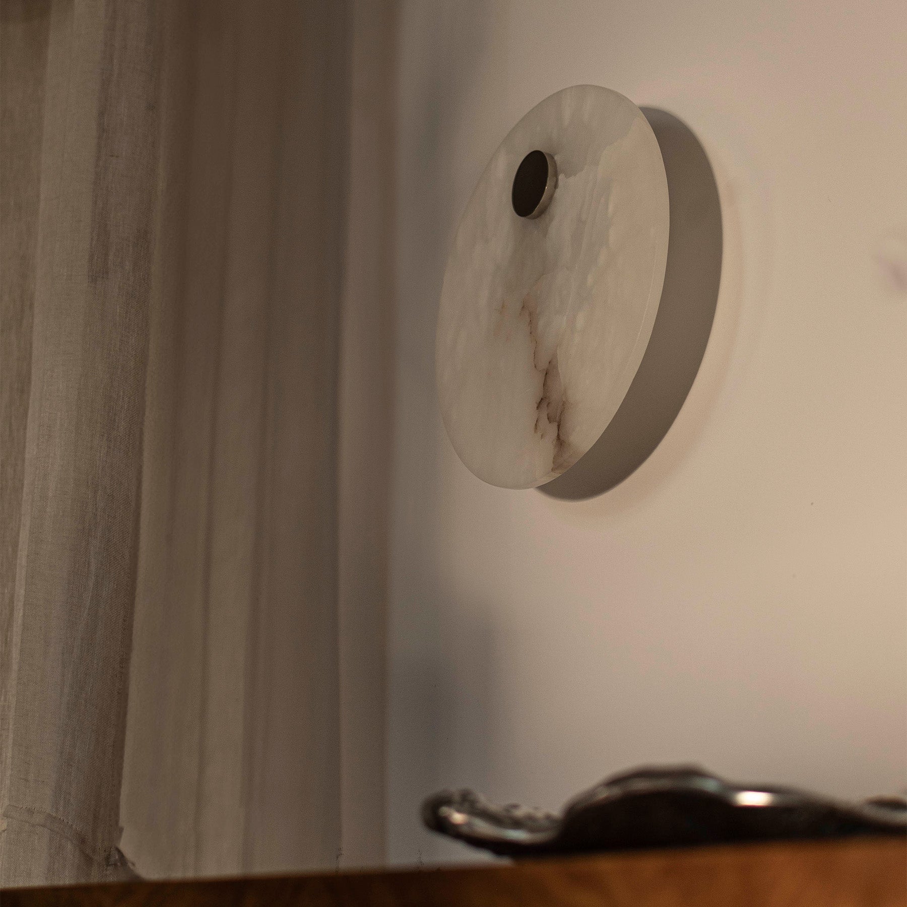 Alabaster wandlamp EOS nikkel