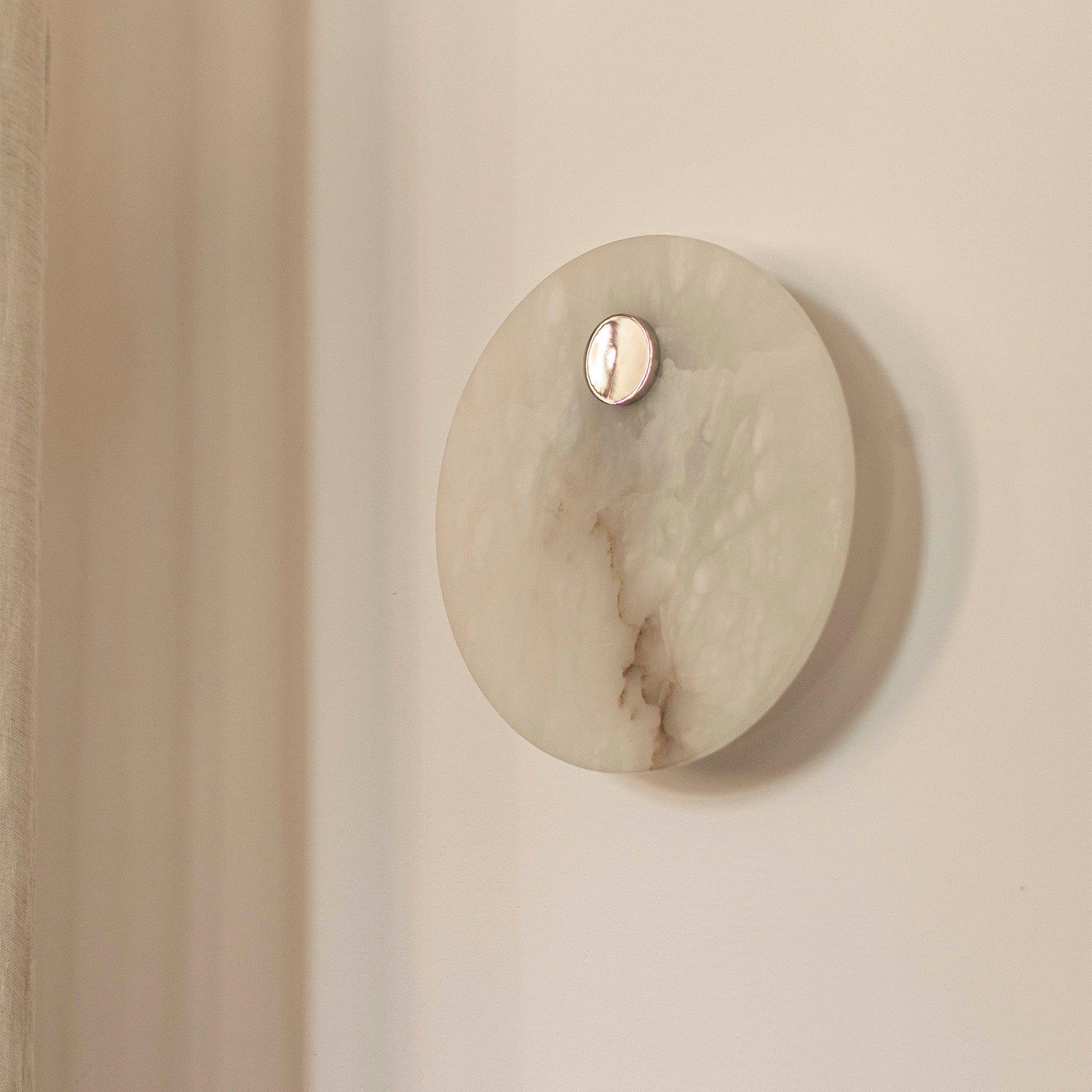 Alabaster wandlamp EOS nikkel