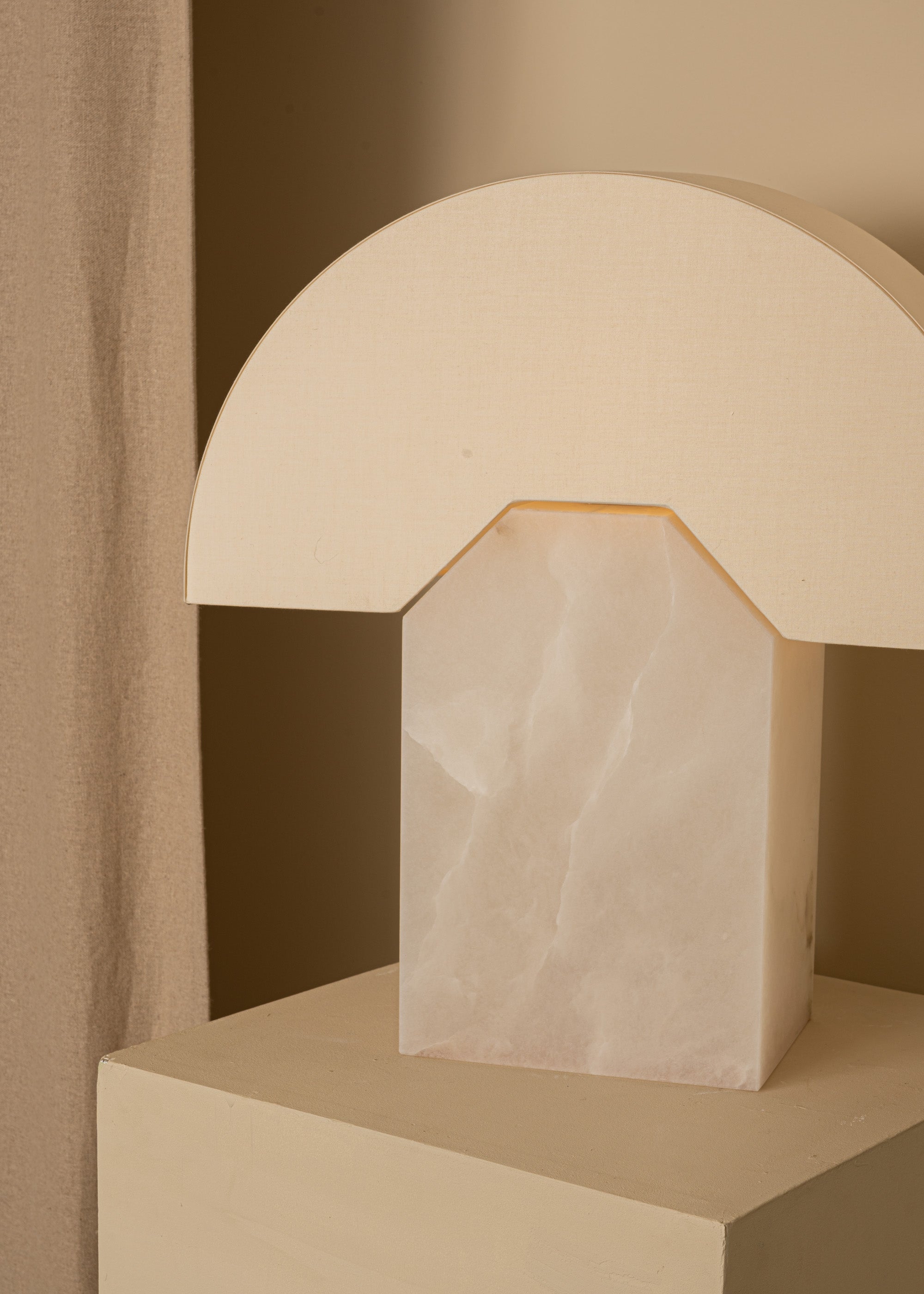 Tafellamp EDNA wit alabaster