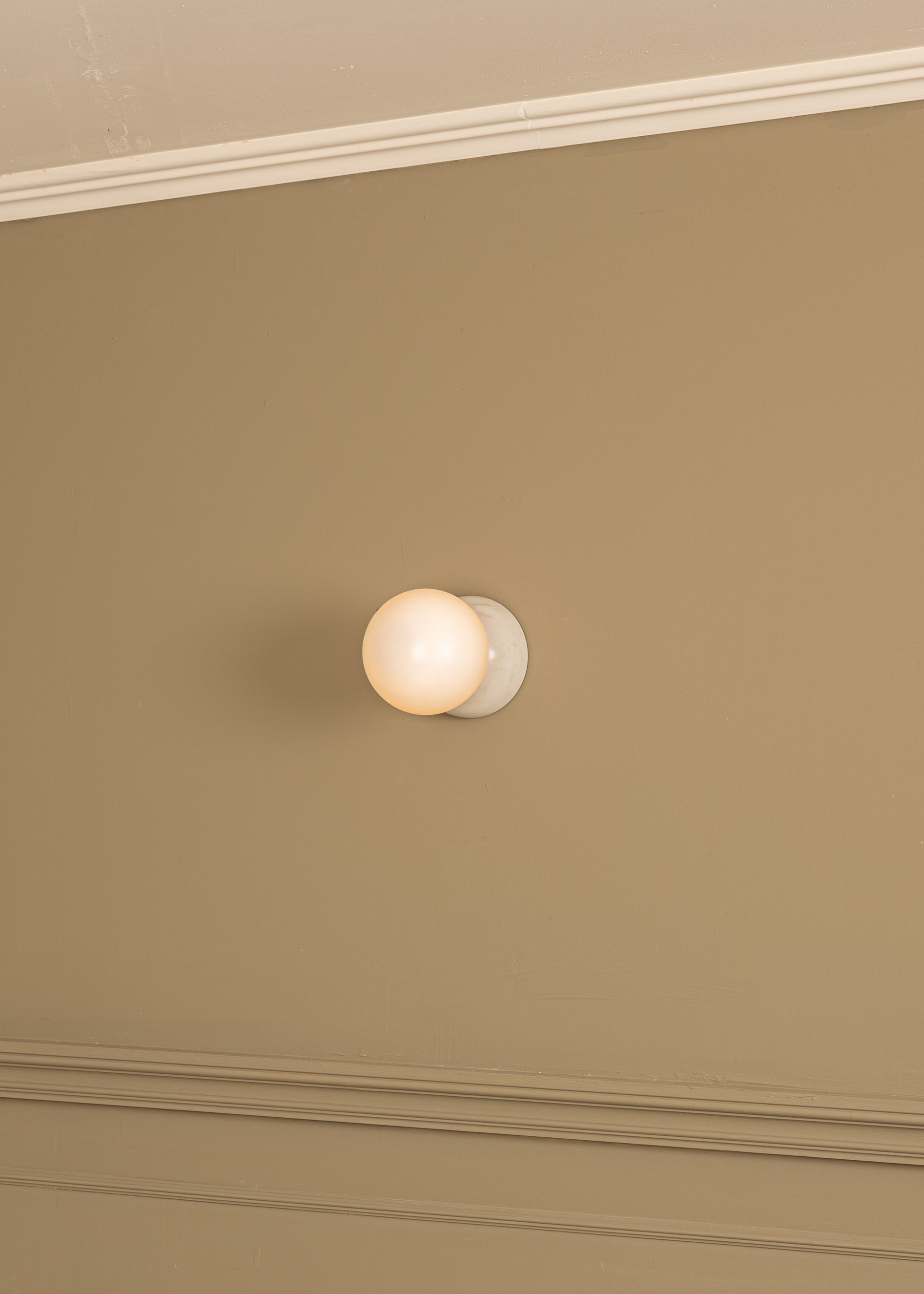 Wandlamp EKLIPSO wit marmer