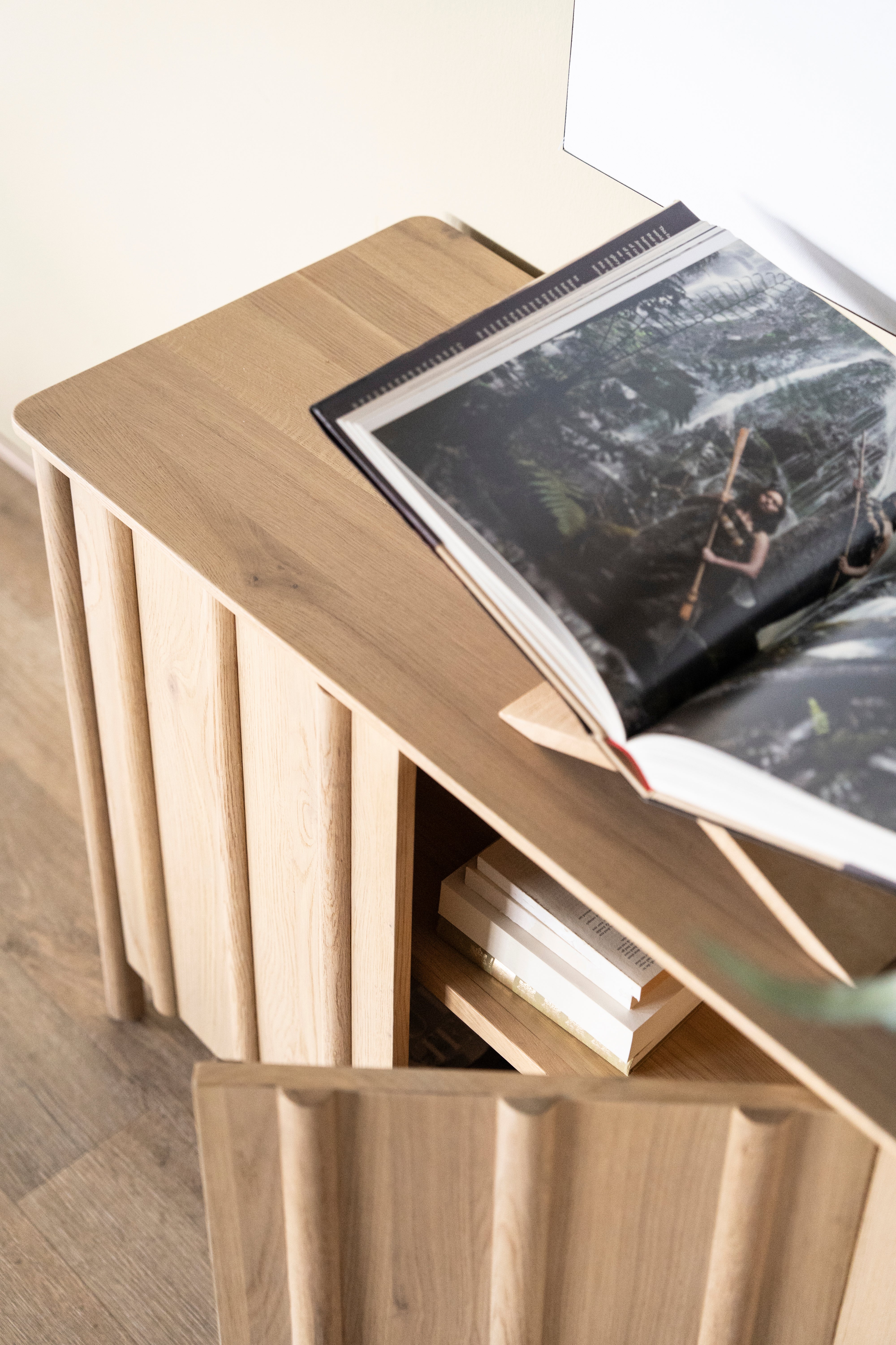 Dressoir JAKE eikenhout