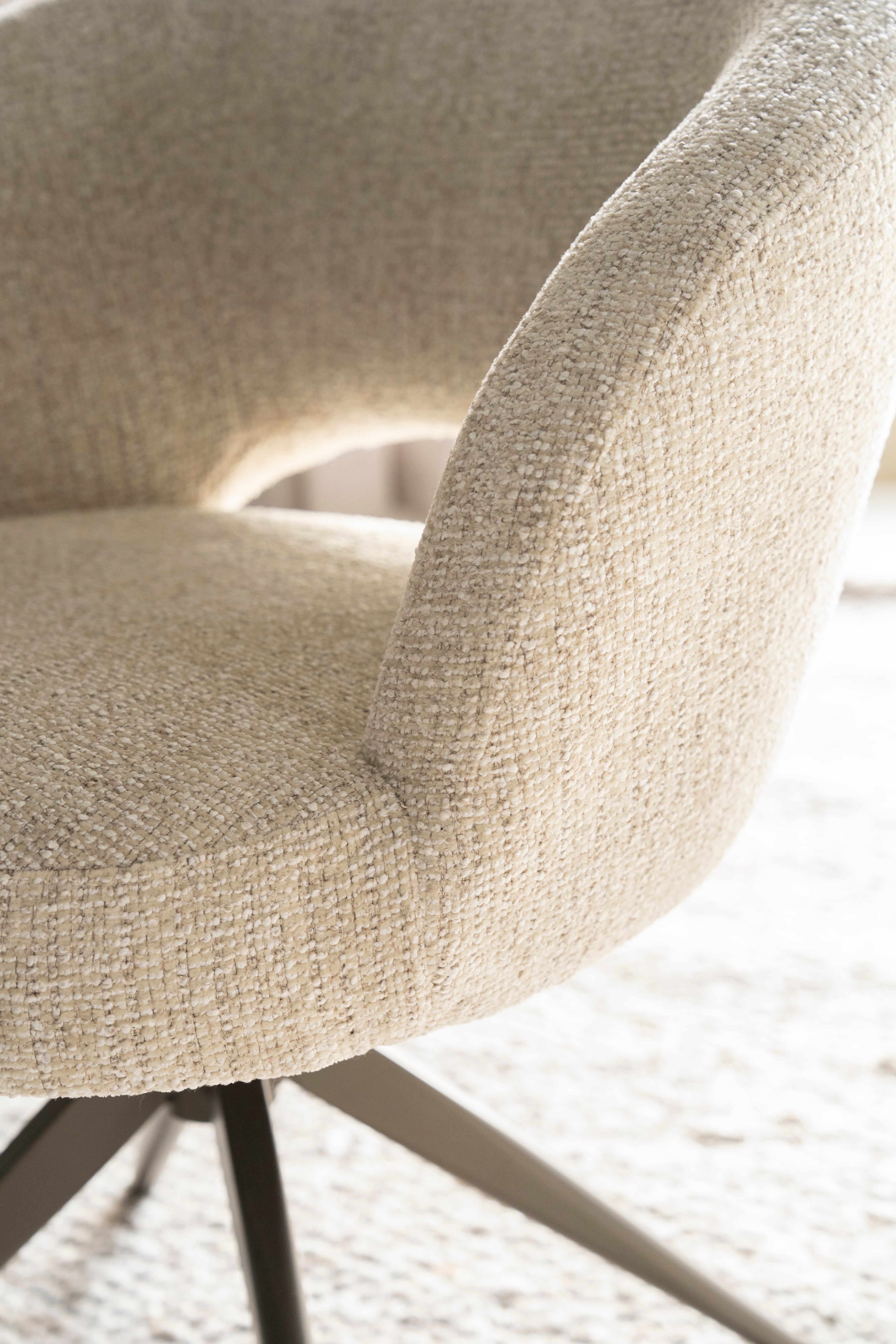 Draaistoel ALISSA beige met donkerbruine basis