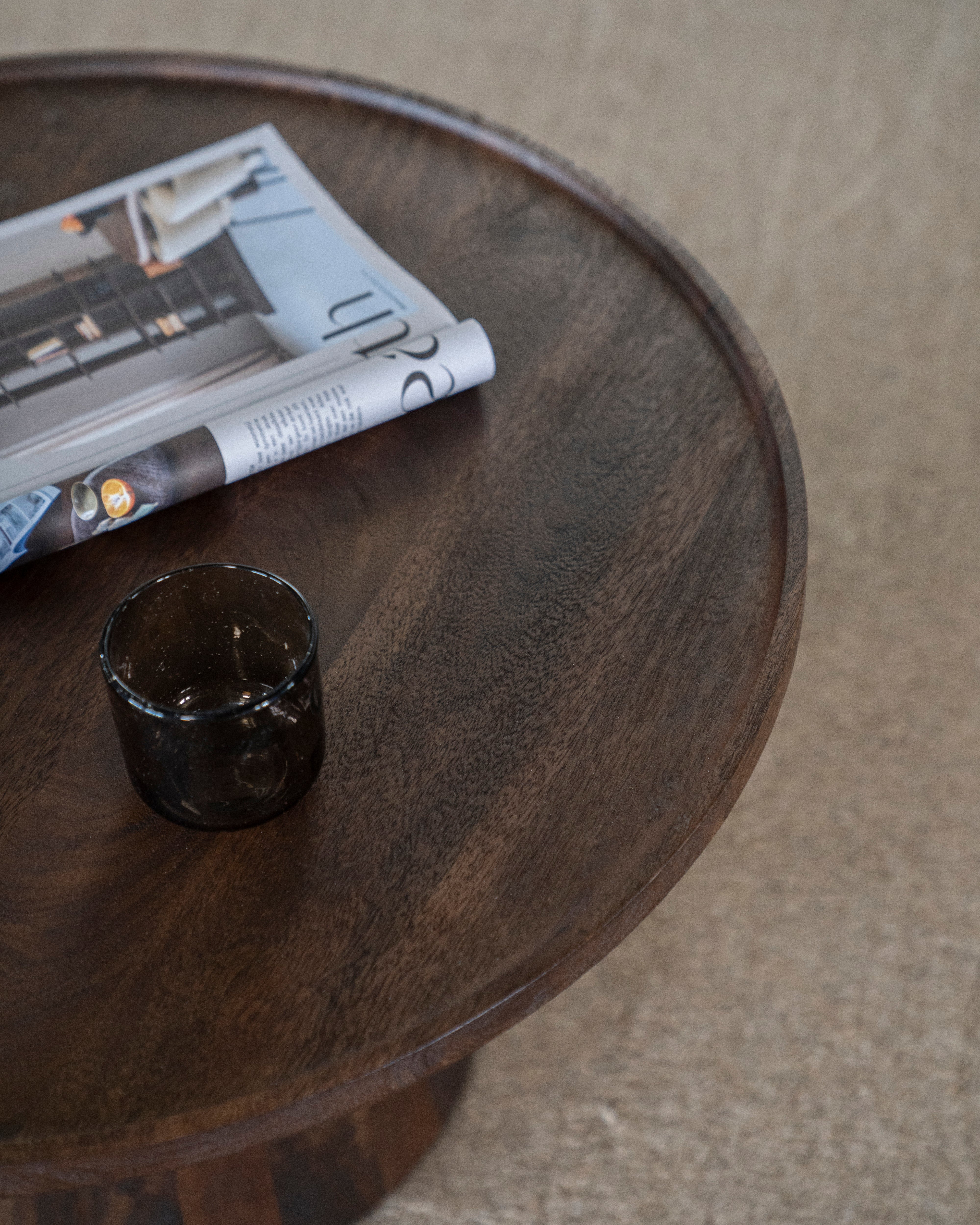 Couchtisch RON aus Mangoholz