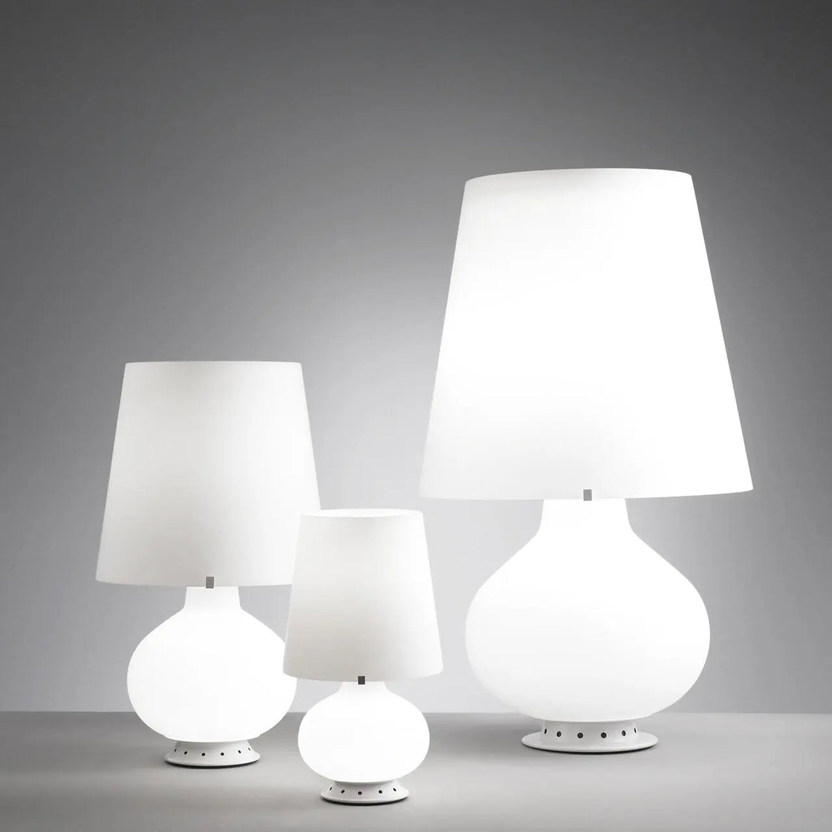 Lampa stołowa FONTANA 1853 białe satynowe szkło dmuchane – Fontana Arte