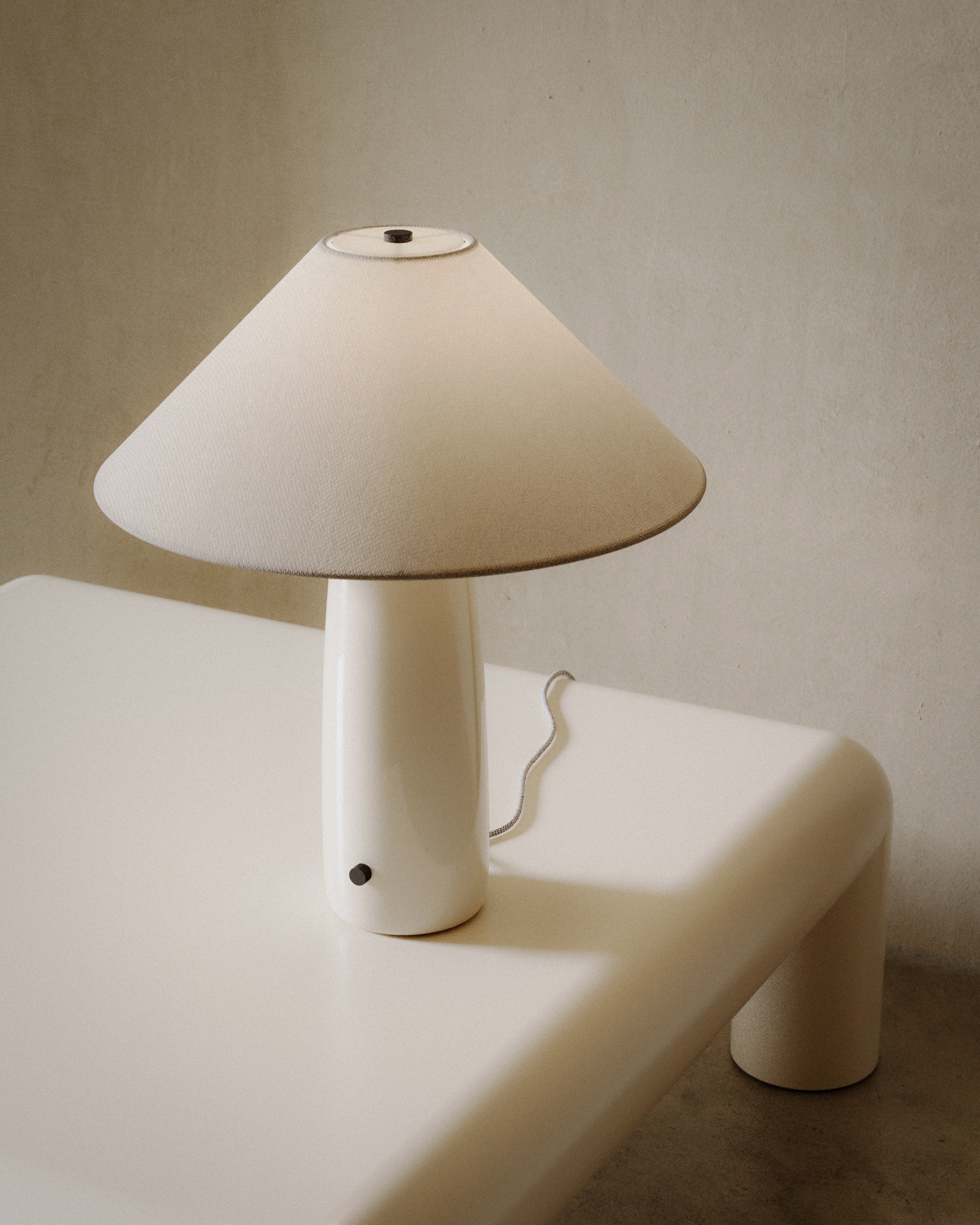 BATON beige table lamp