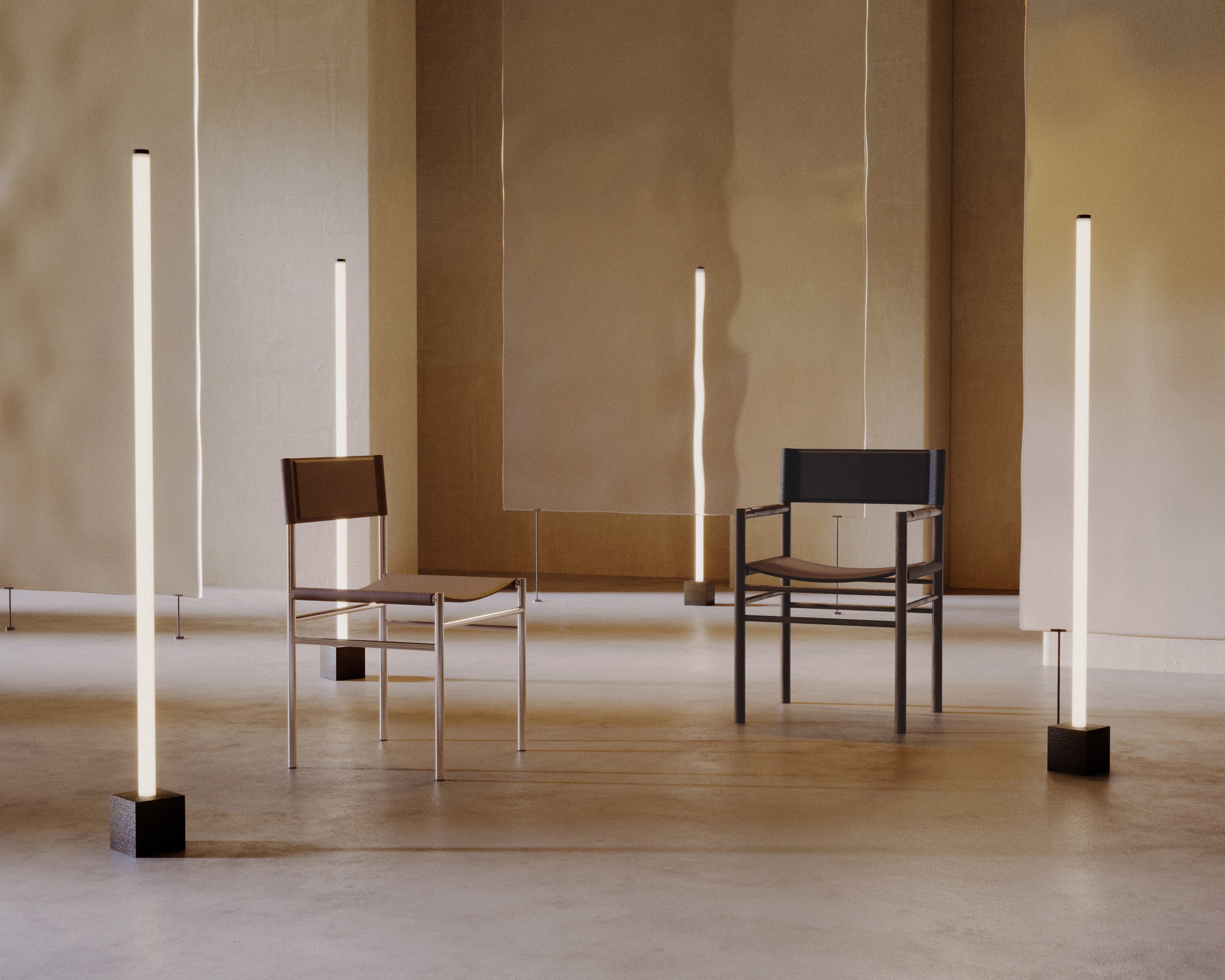 FERRA Armlehnstuhl aus Eiche und Leder