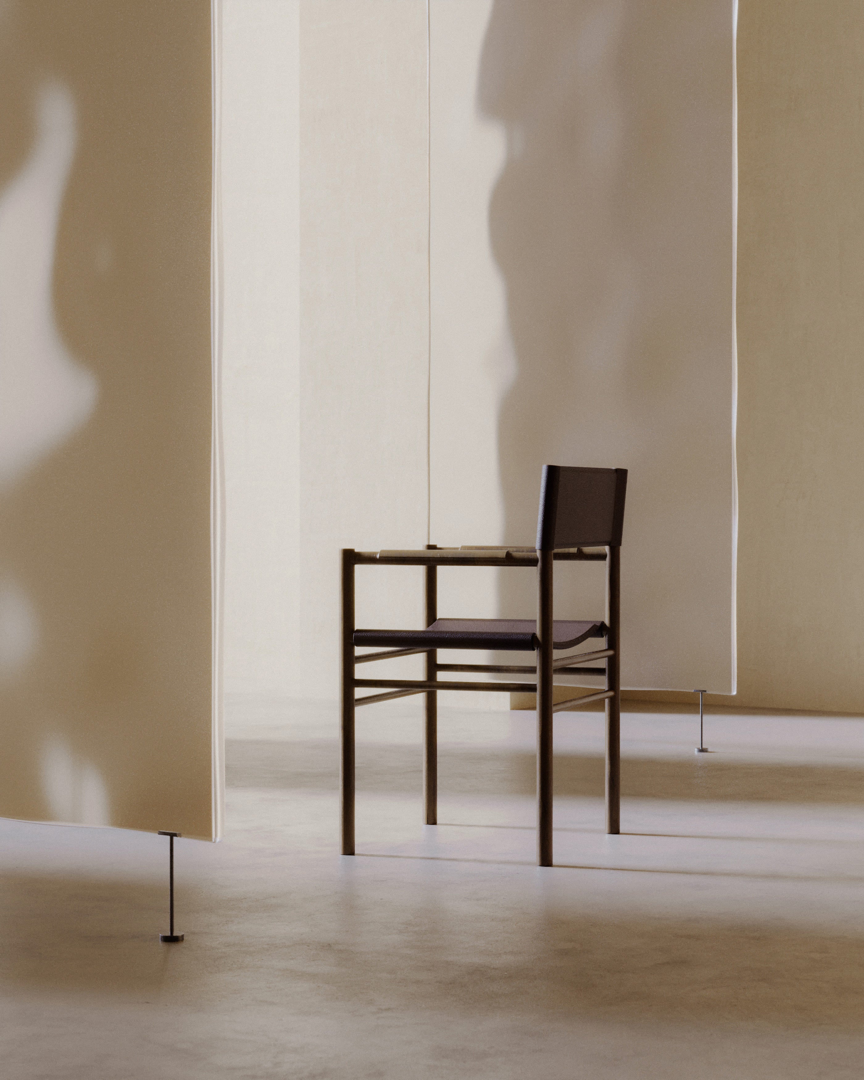 FERRA Armlehnstuhl aus Eiche und Leder