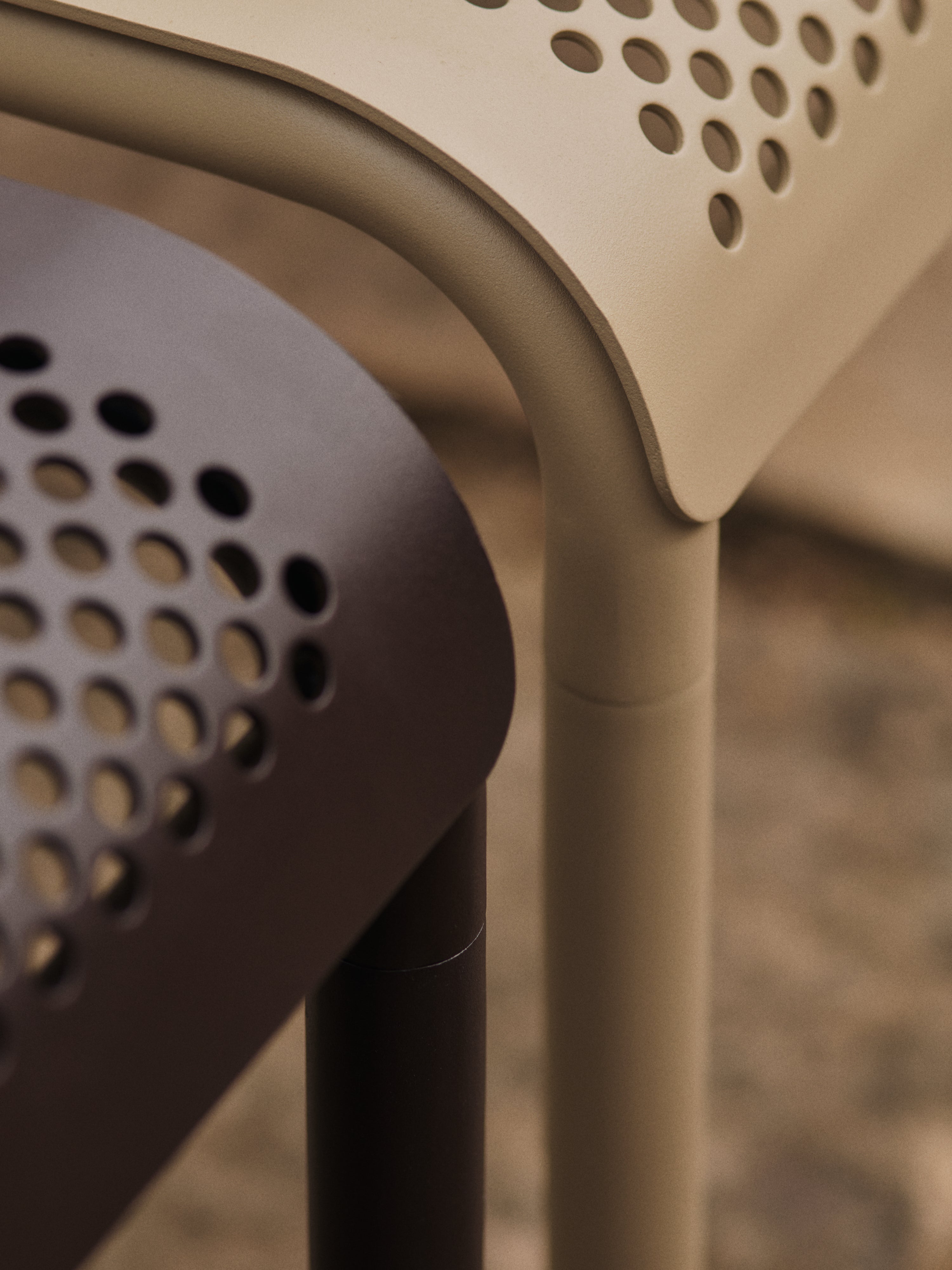 Gartenkaffee Tisch DAPPLE beige