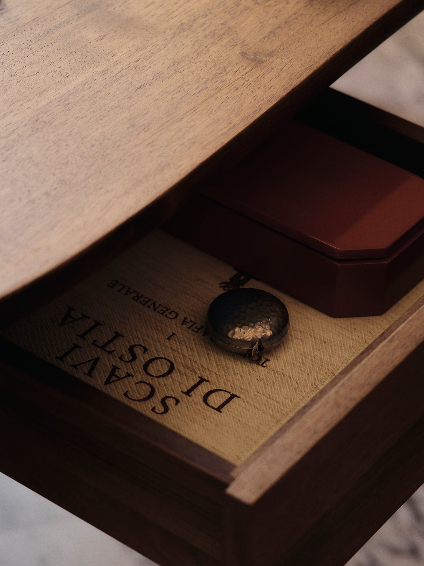 Konsola FEVE notenhout