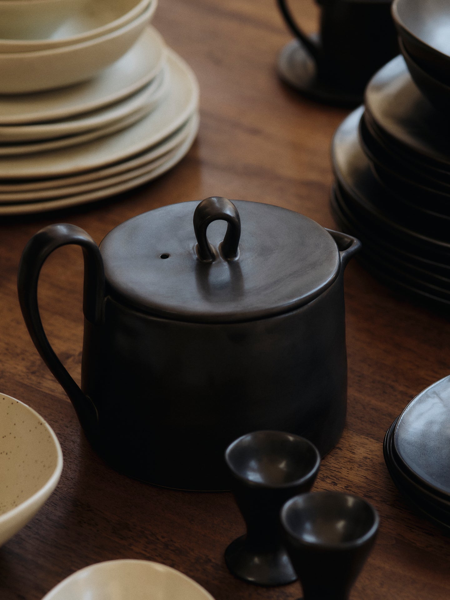 Zwarte FLOW theepot met deksel