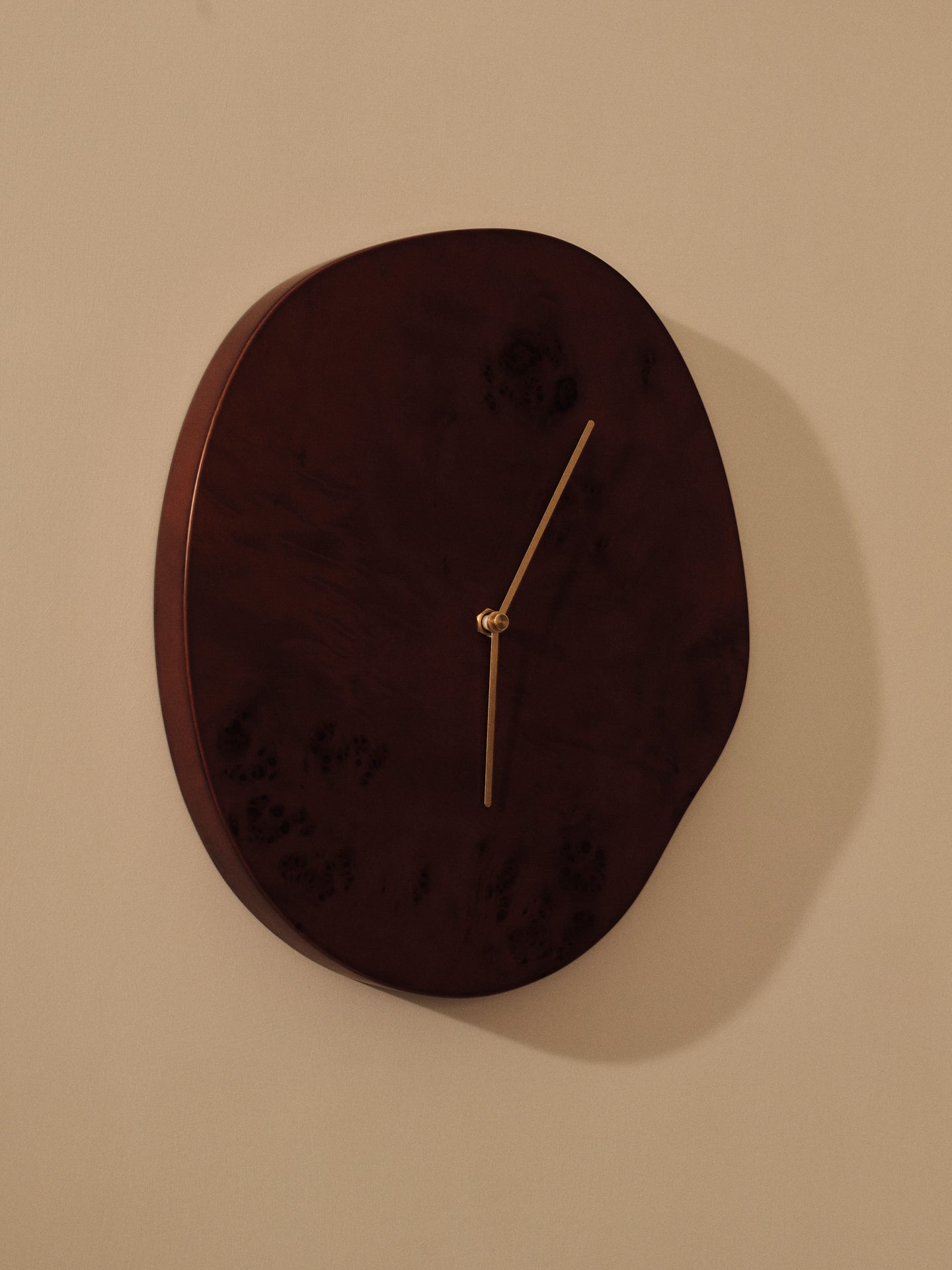 Wanduhr MELT rot
