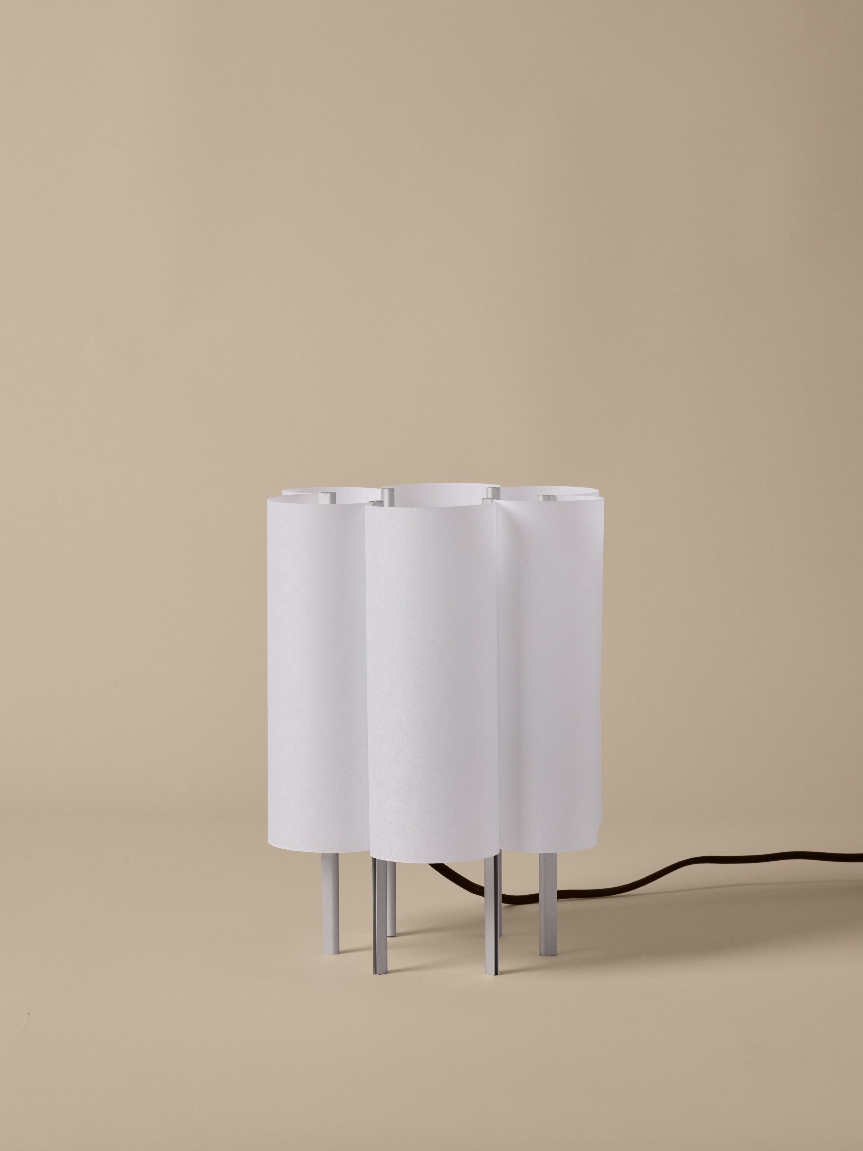 BOE white table lamp