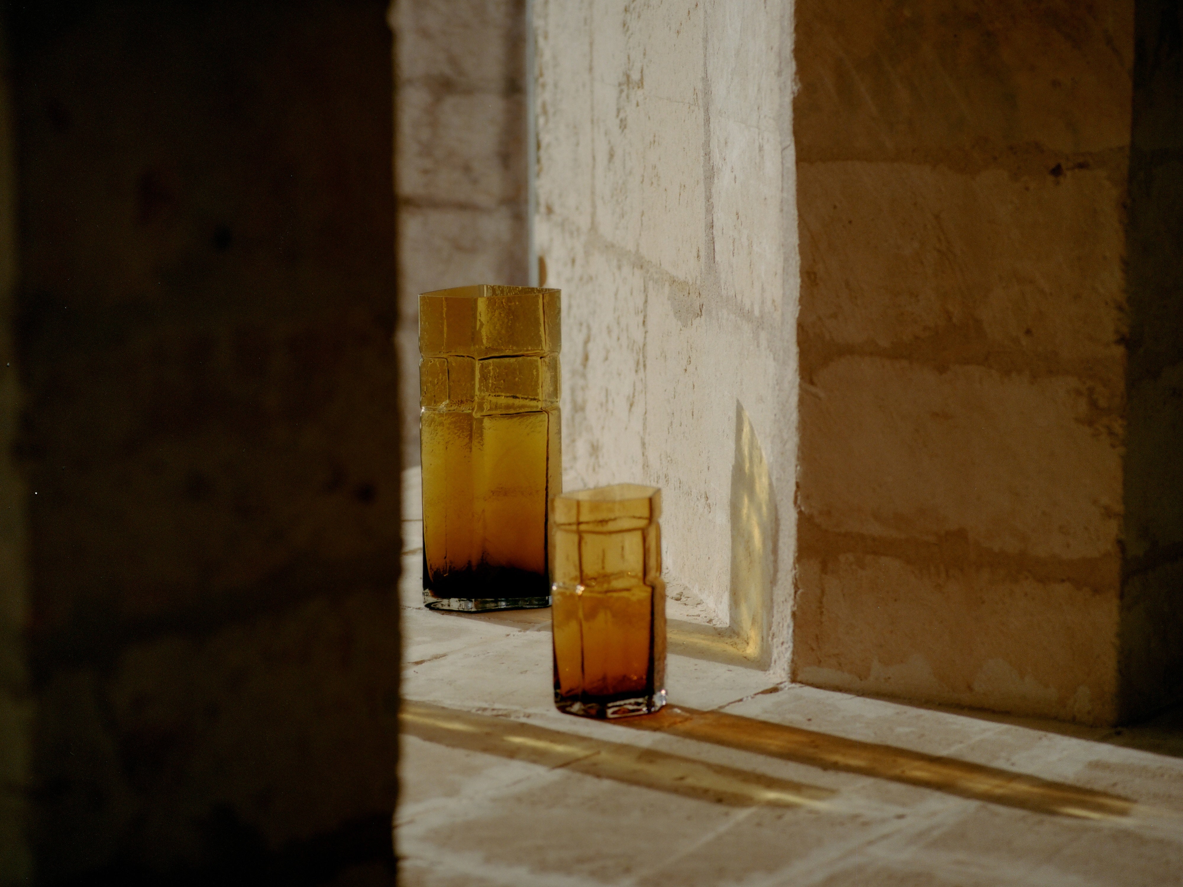 Vaas MURO TALL amberkleurig glas