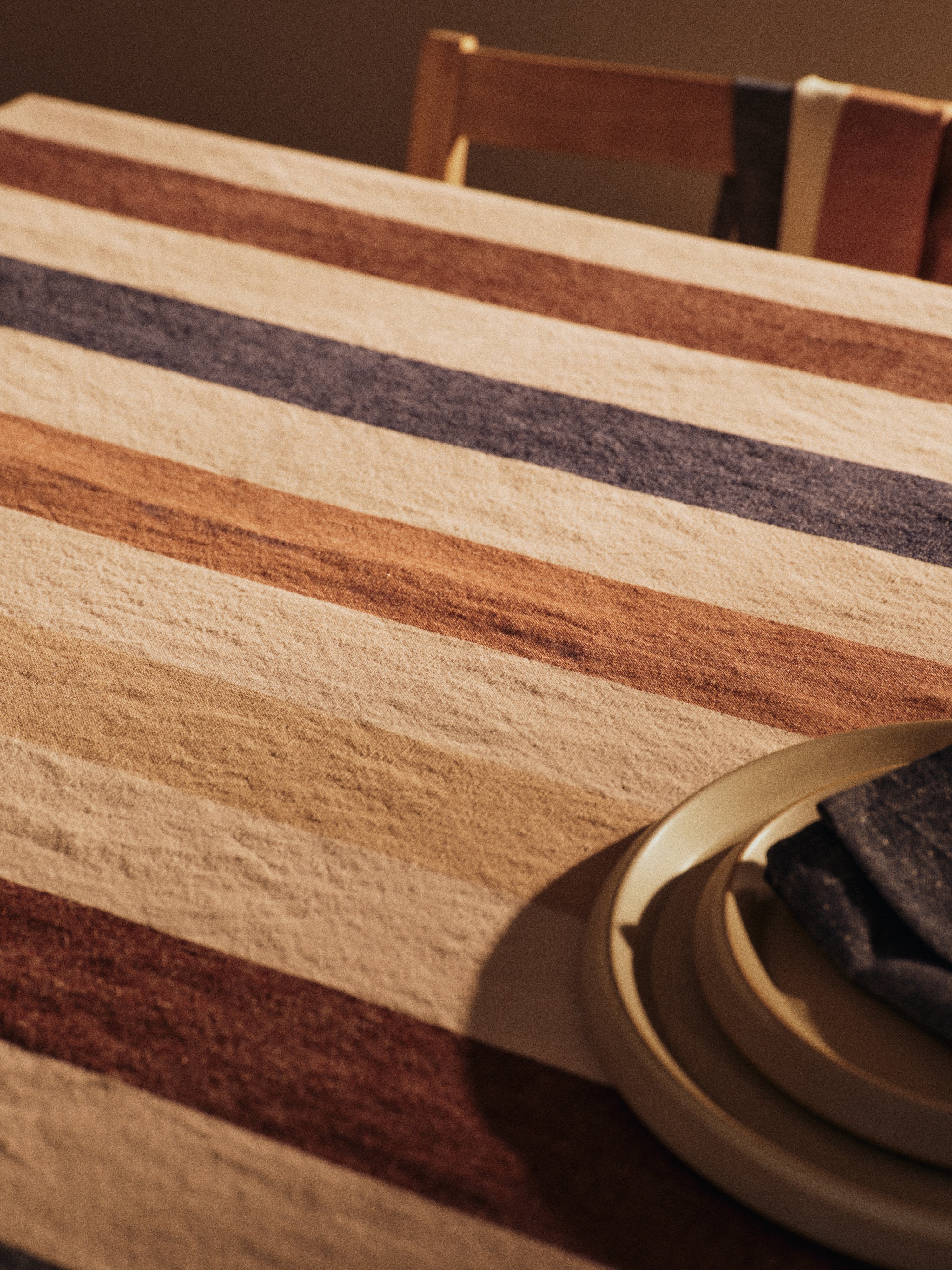 Hale Tablecloth in Beige with Coffee and Indigo