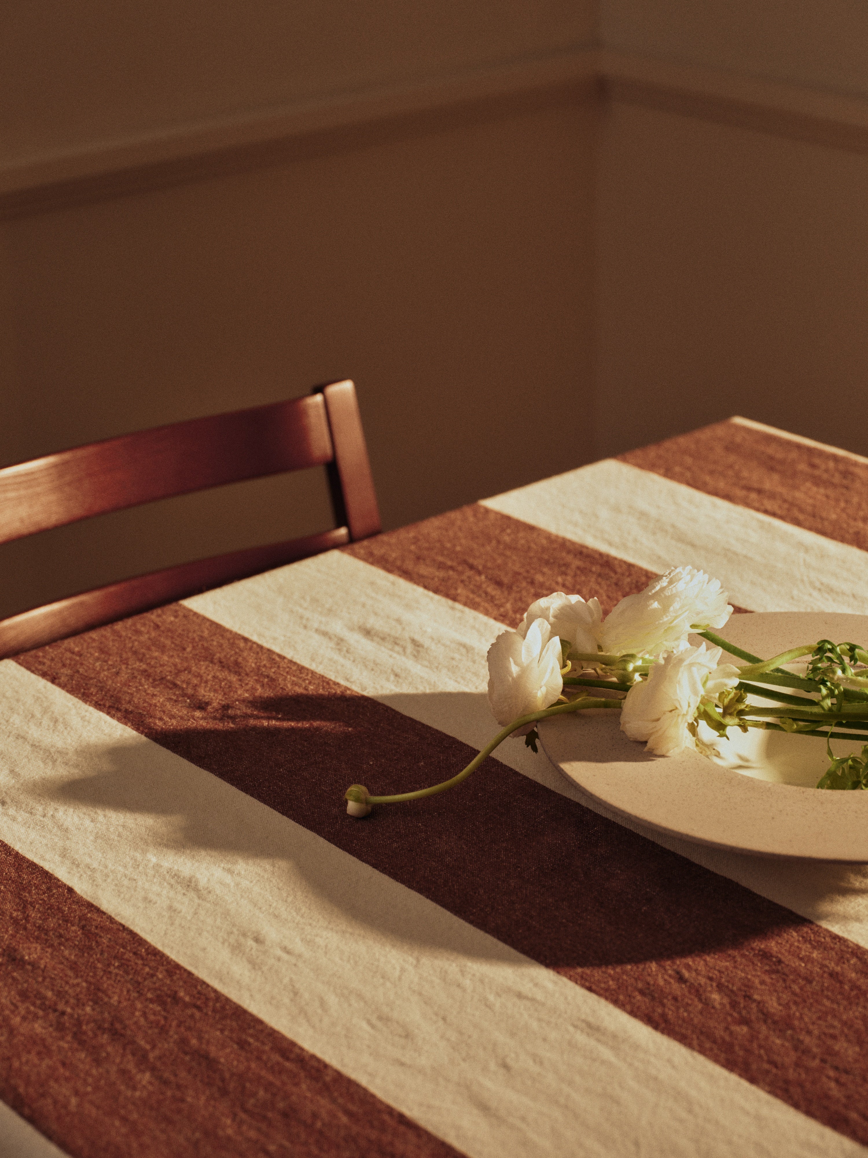 HALE Coffee Tablecloth in White