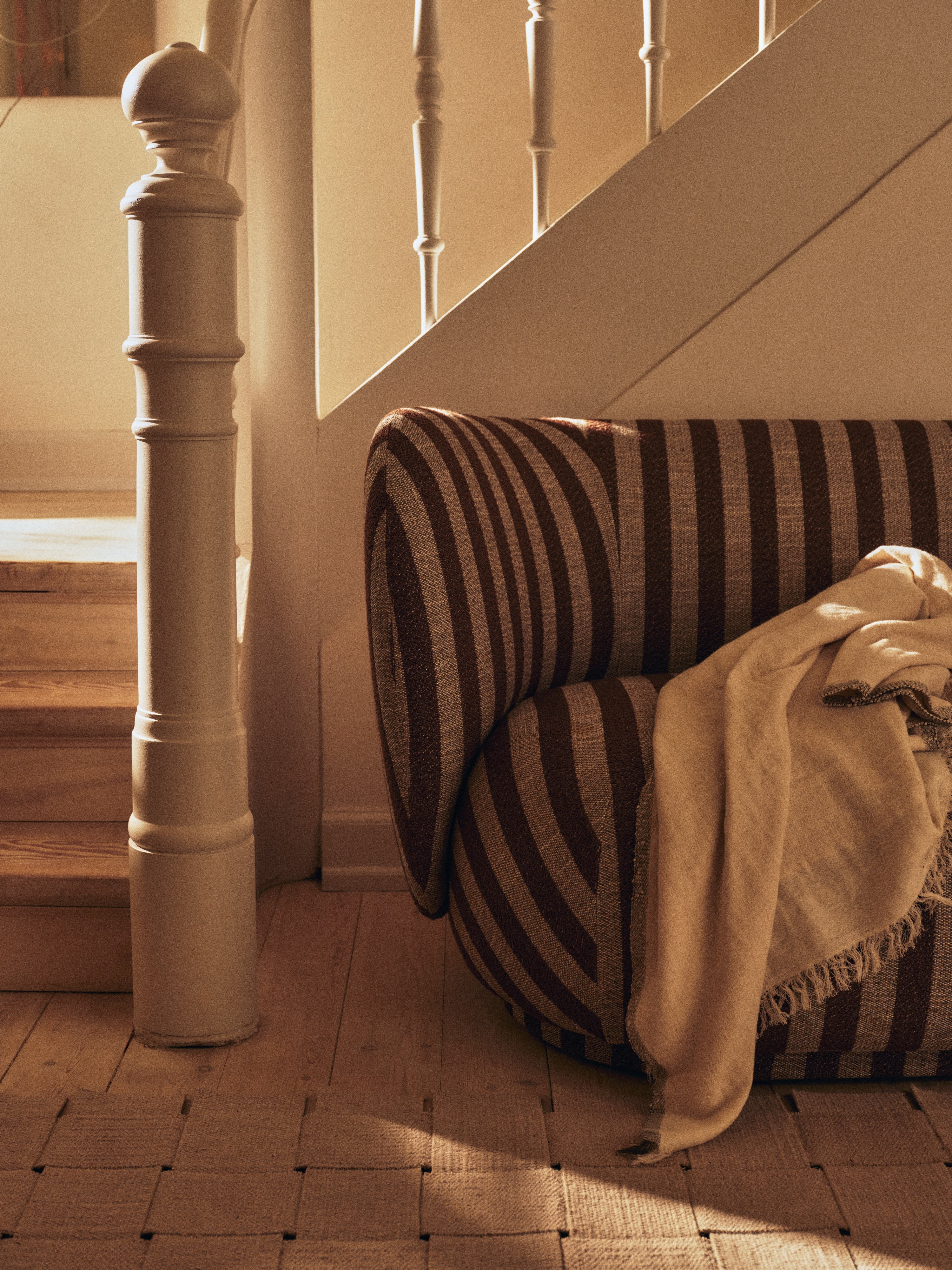 Sofa 2-sitzig RICO Louisiana schokoladenbraun mit sandfarbenem Bezug