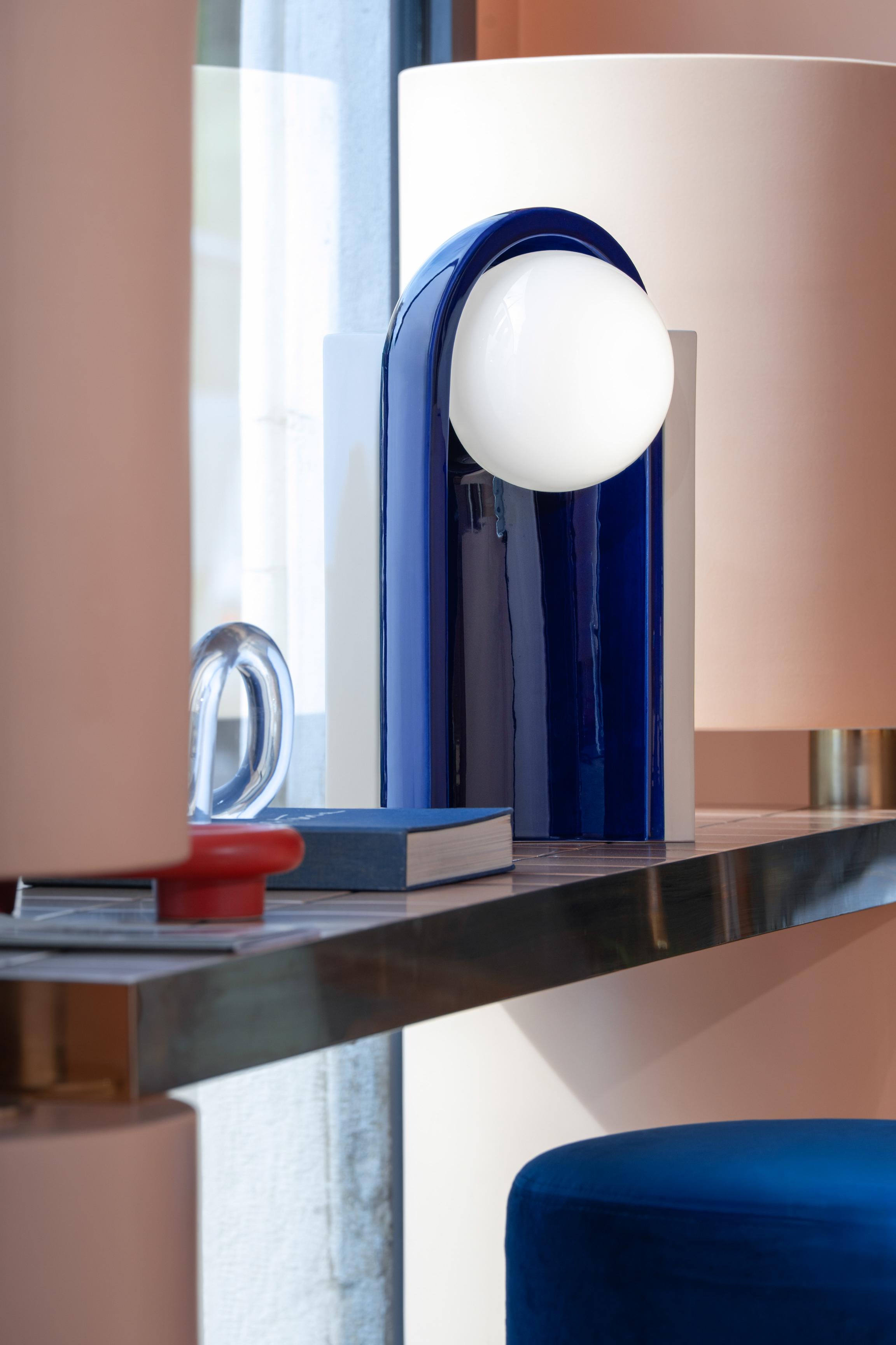 Ceramic table lamp CLÉO cream with cobalt