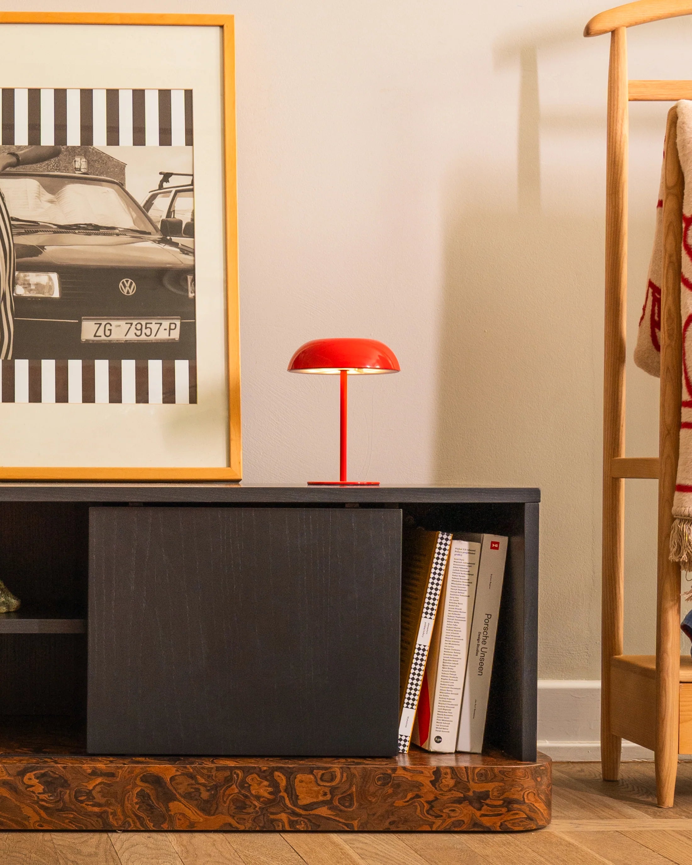 RTV-Sideboard BAS California Nussbaum und tiefschwarz