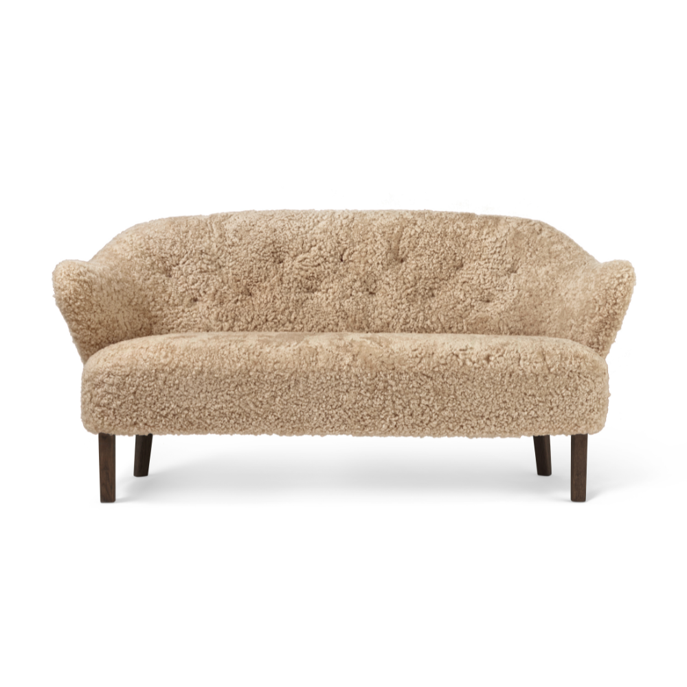 Sofa INGEBORG beige Schafleder mit dunklem Eichenfuß