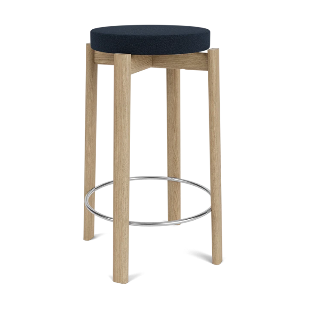 Hocker PASSAGE eikenhout met een marineblauwe zitting