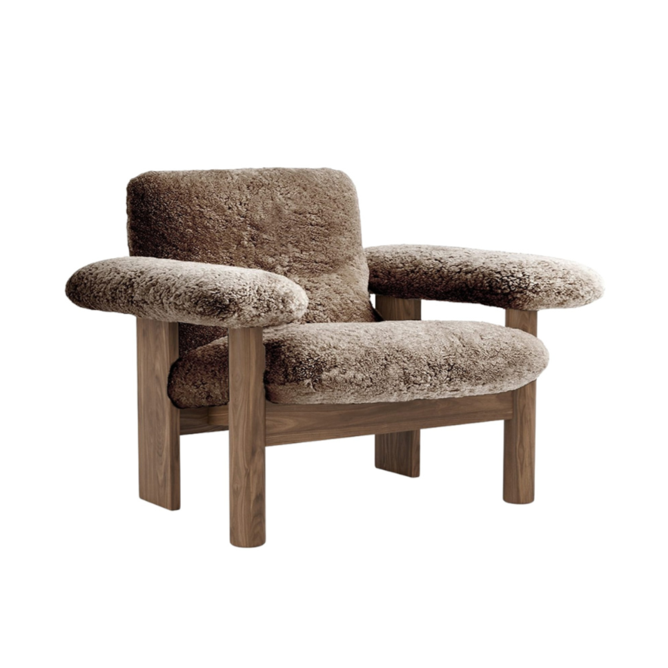Fauteuil BRASILIA bruin schapenleer met notenhouten basis