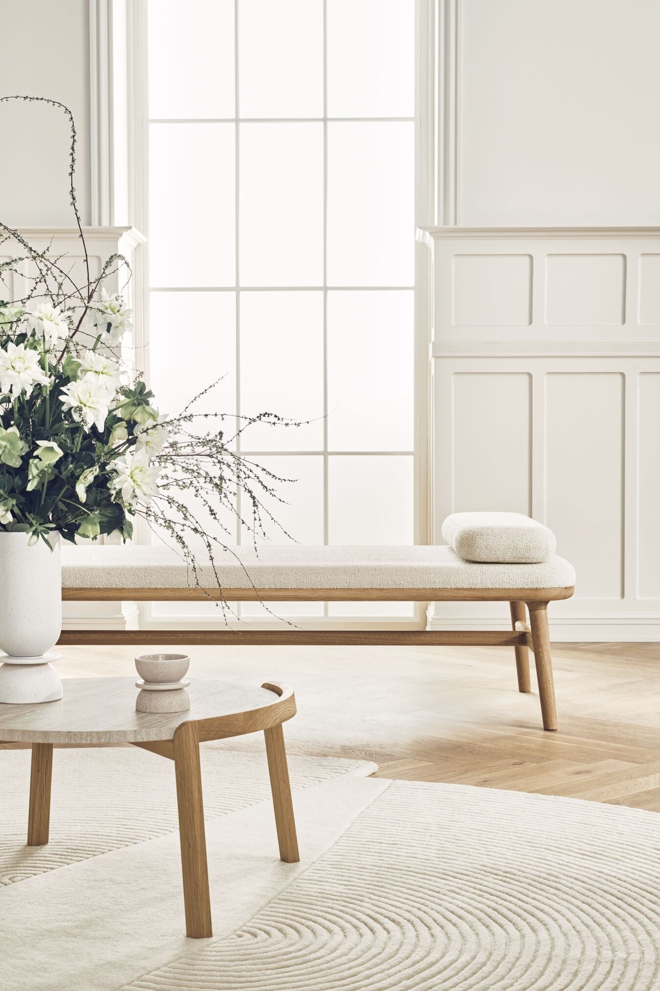 Gestoffeerde Szezlong FLOR met eikenhouten basis