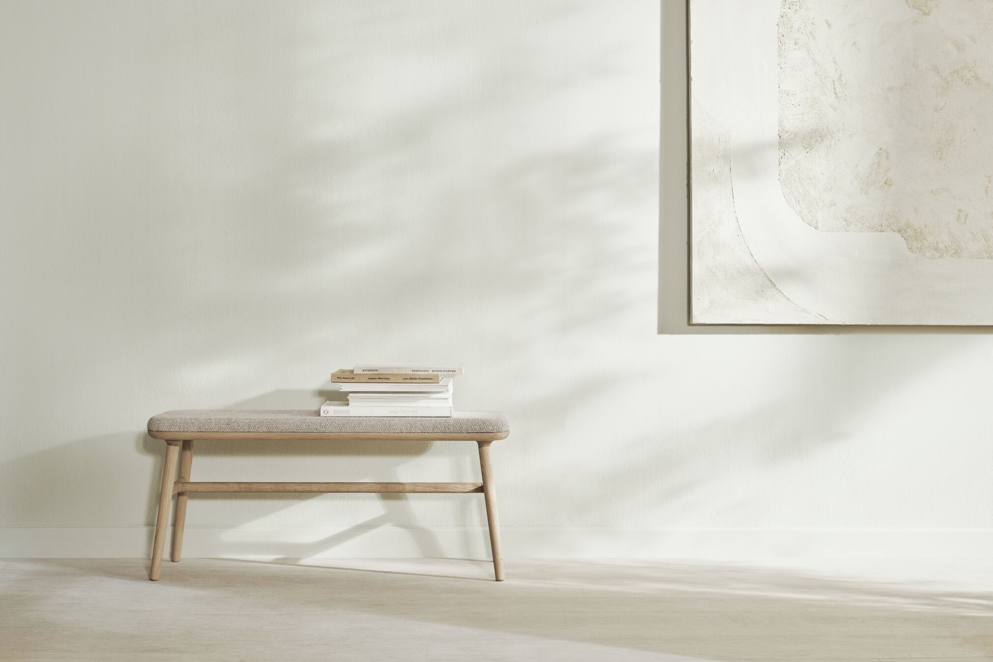 Polsterte Florbankbasis aus dunklem Eichenholz