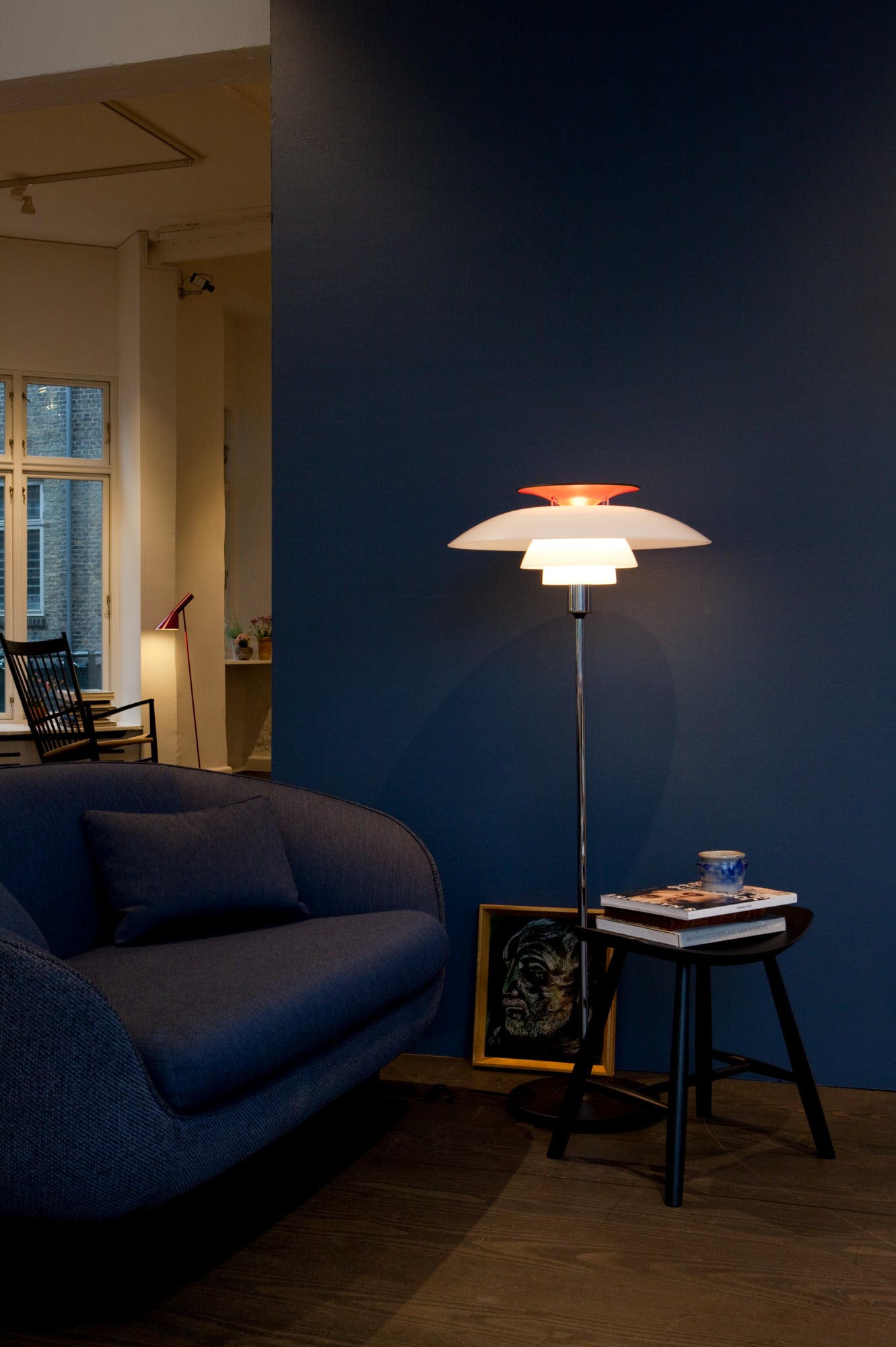 Stehlampe PH 80 weiß mit verchromtem Fuß