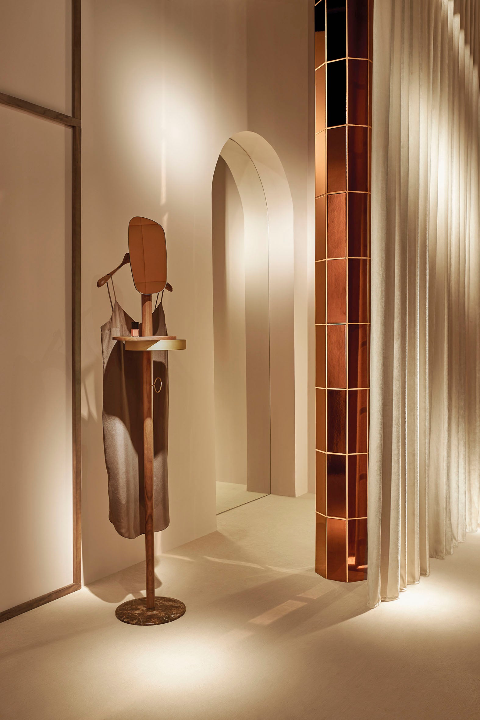 Coat rack with mirror GALAN W walnut wood with brown marble and brass finish