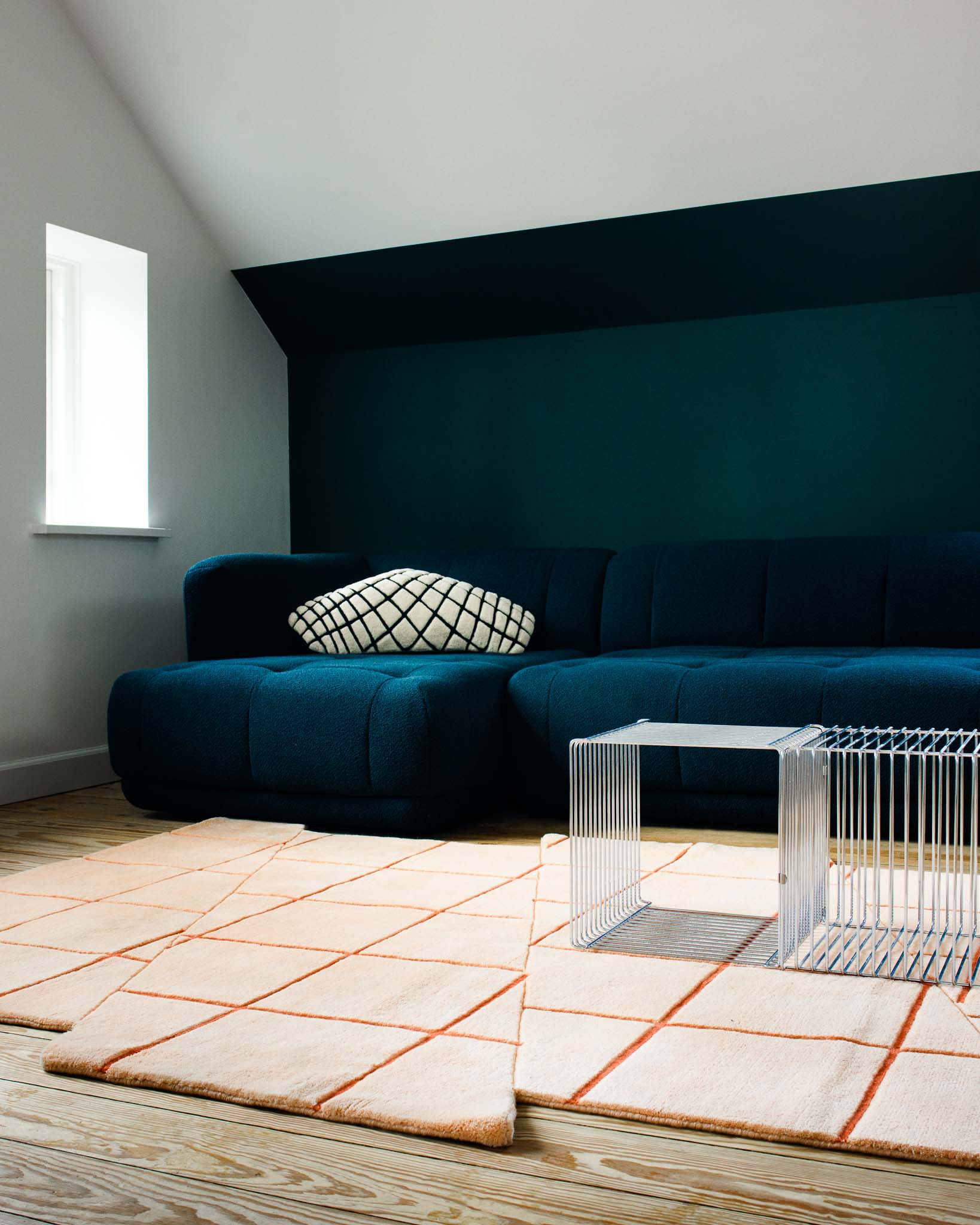 Decoratieve kussen GRID SLIM gebroken wit met zwart