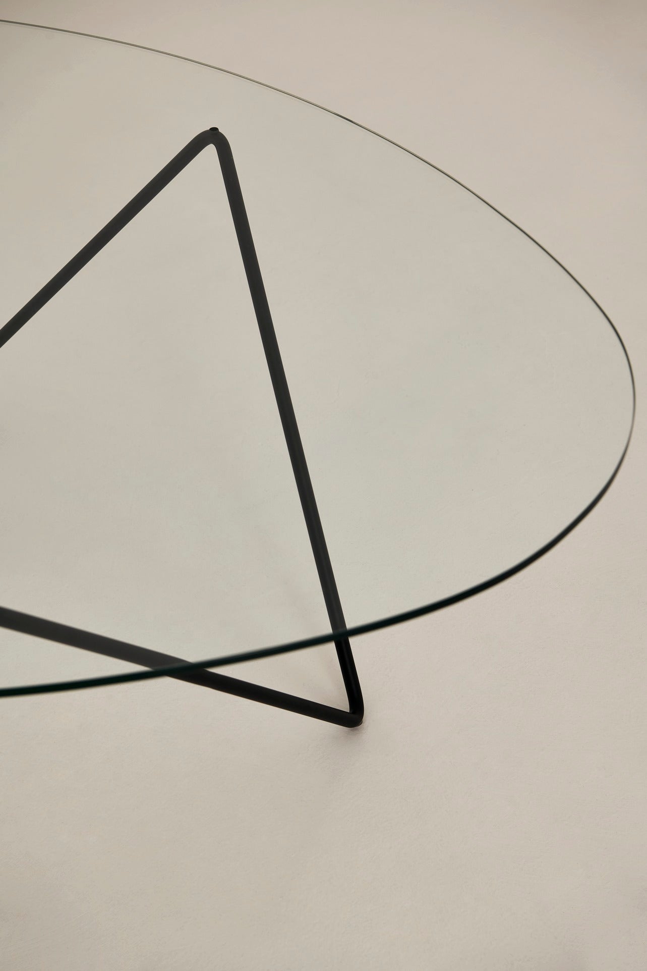 Couchtisch PEDRERA Glas mit schwarzem Gestell