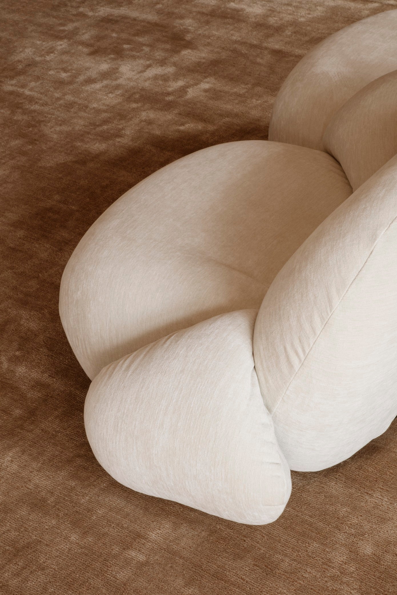 Bank 3-zits PACHA gestoffeerd met een gouden basis