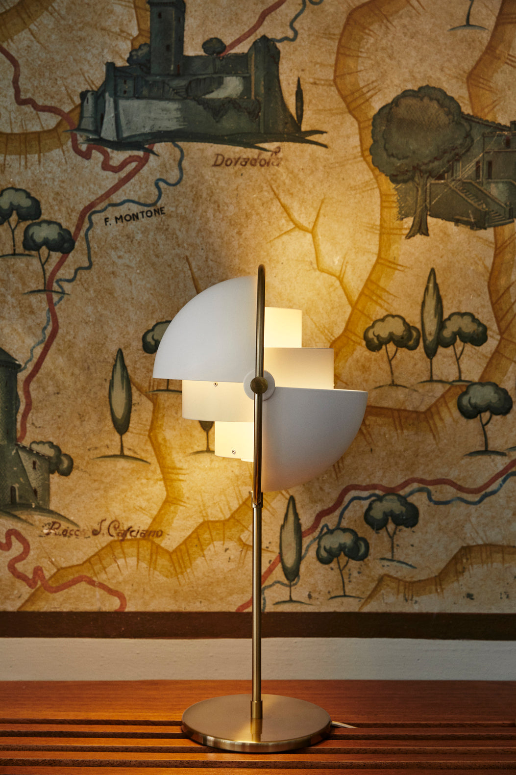 MULTI-LITE brass table lamp