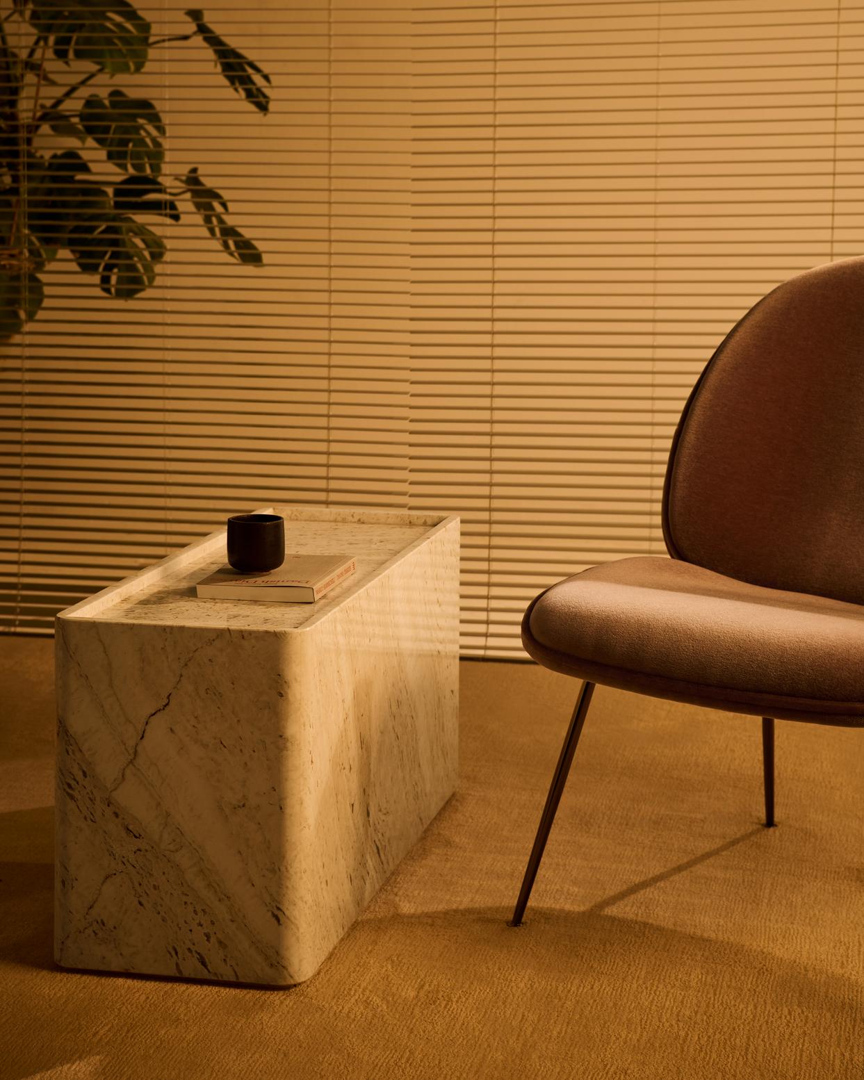 PIETRA Couchtisch aus cremefarbenem Travertin