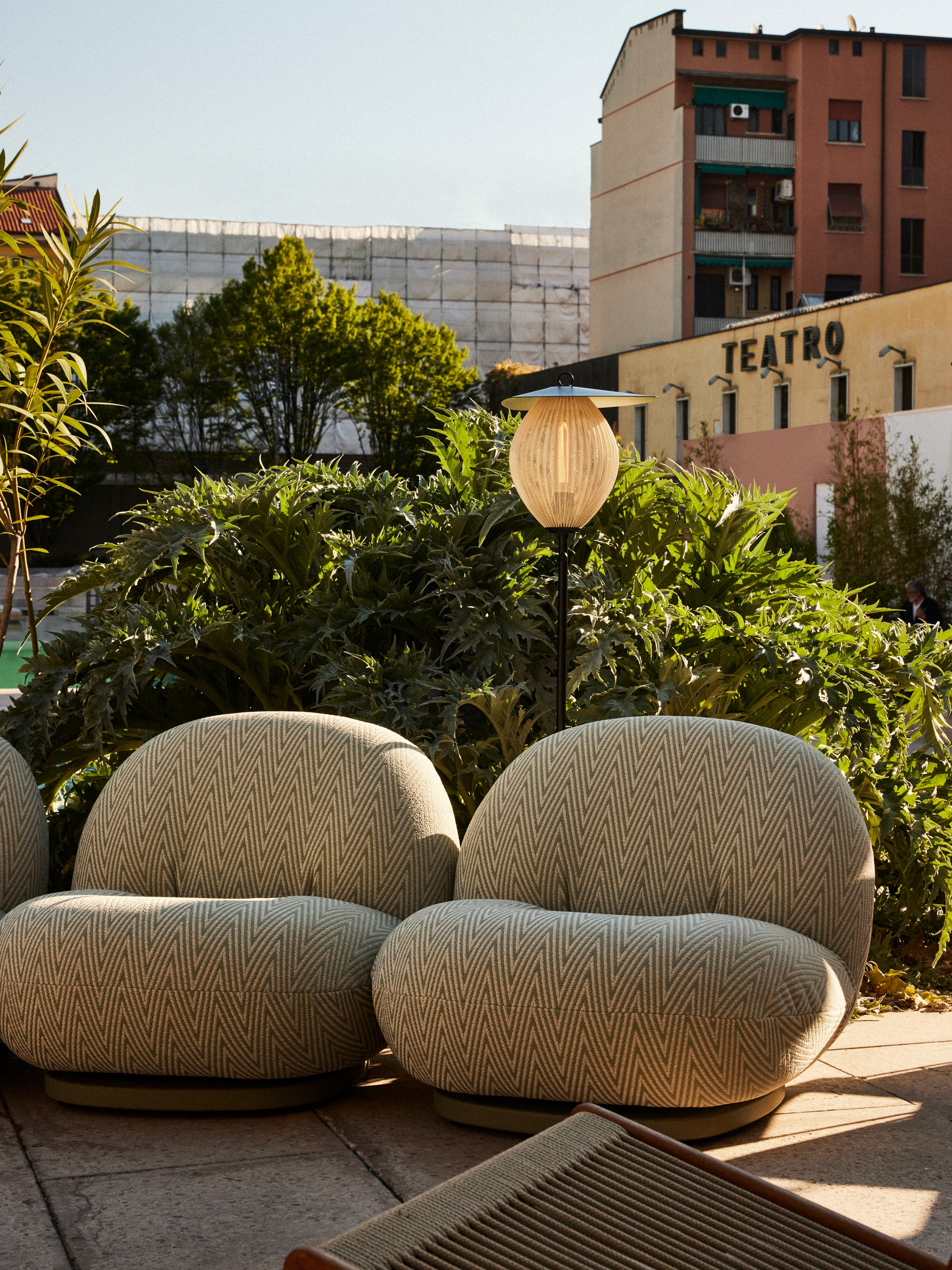 Outdoor floor lamp SATELLITE white