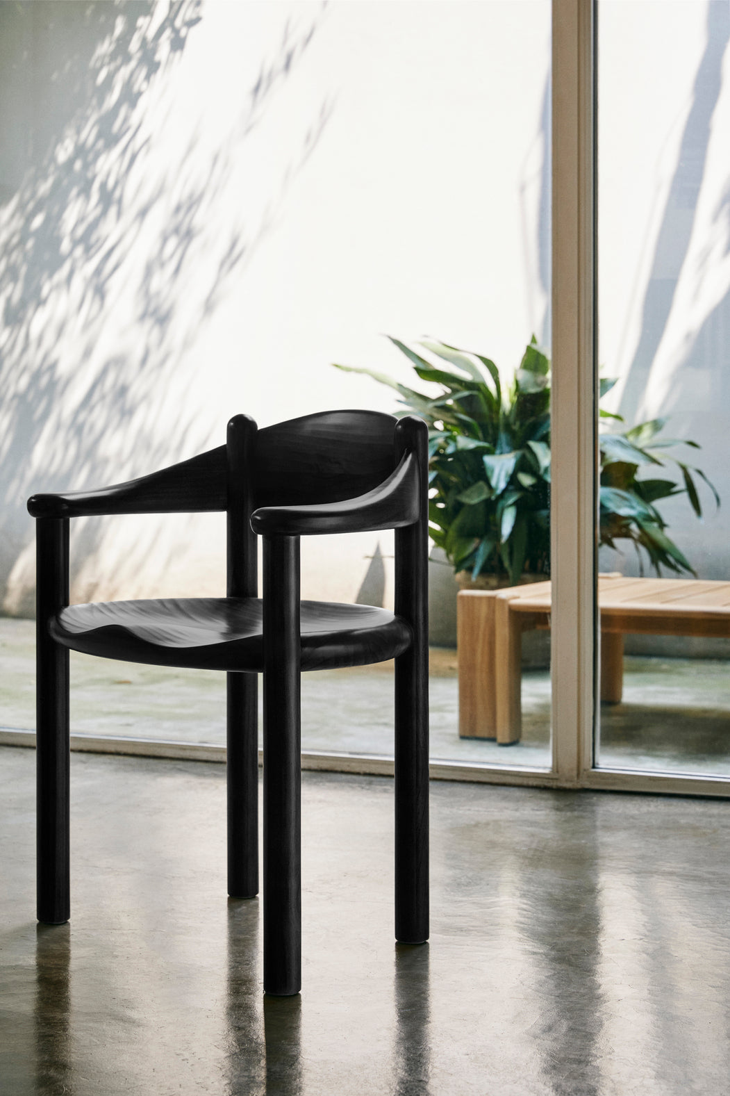 Stuhl mit Armlehnen DAUMILLER schwarz Kiefernholz