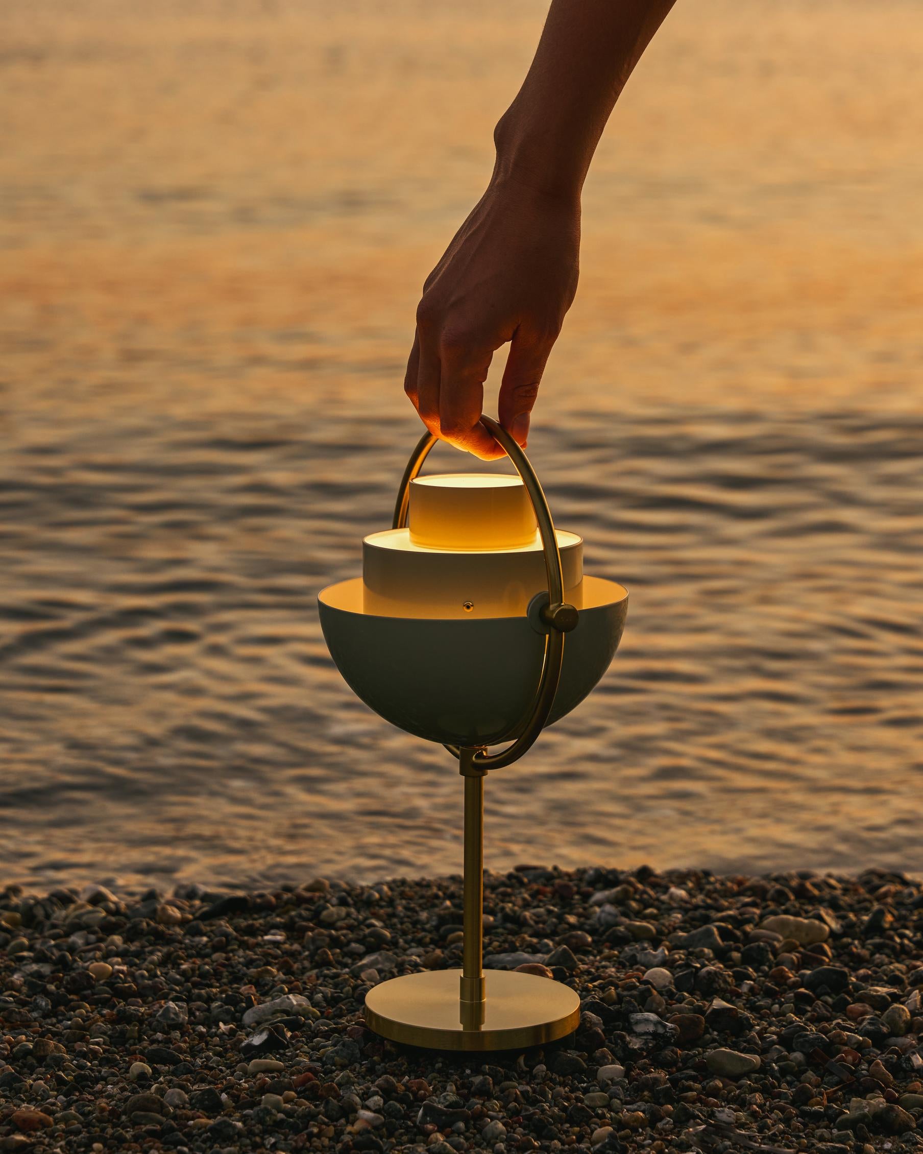 Draagbare lamp MULTI-LITE groen met verchroomde voet