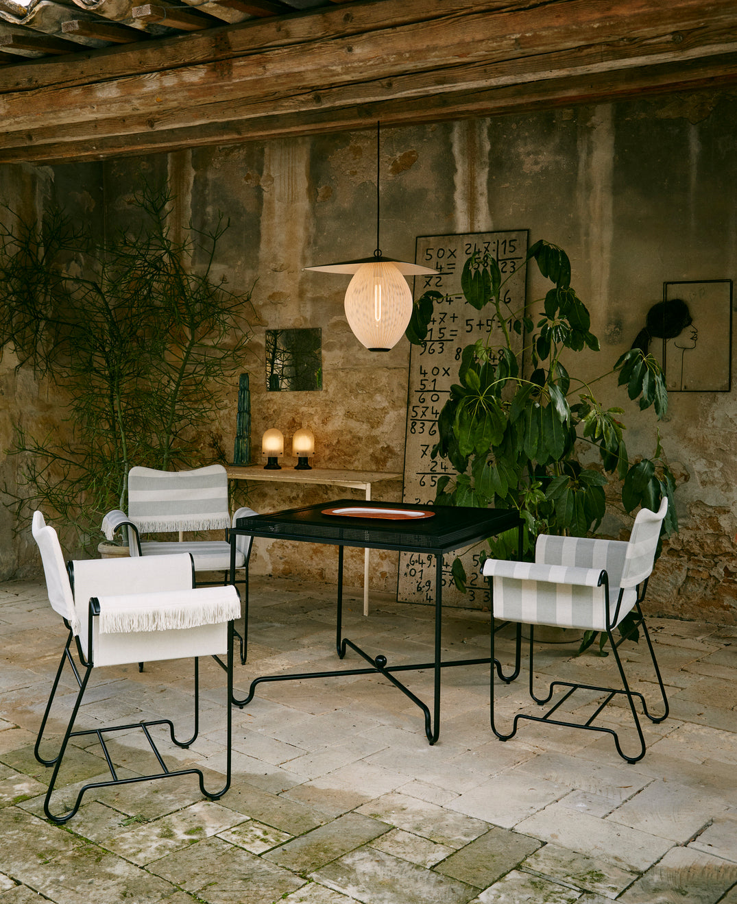 TROPIQUE Gartenstuhl Creme mit weißem Stahlgestell