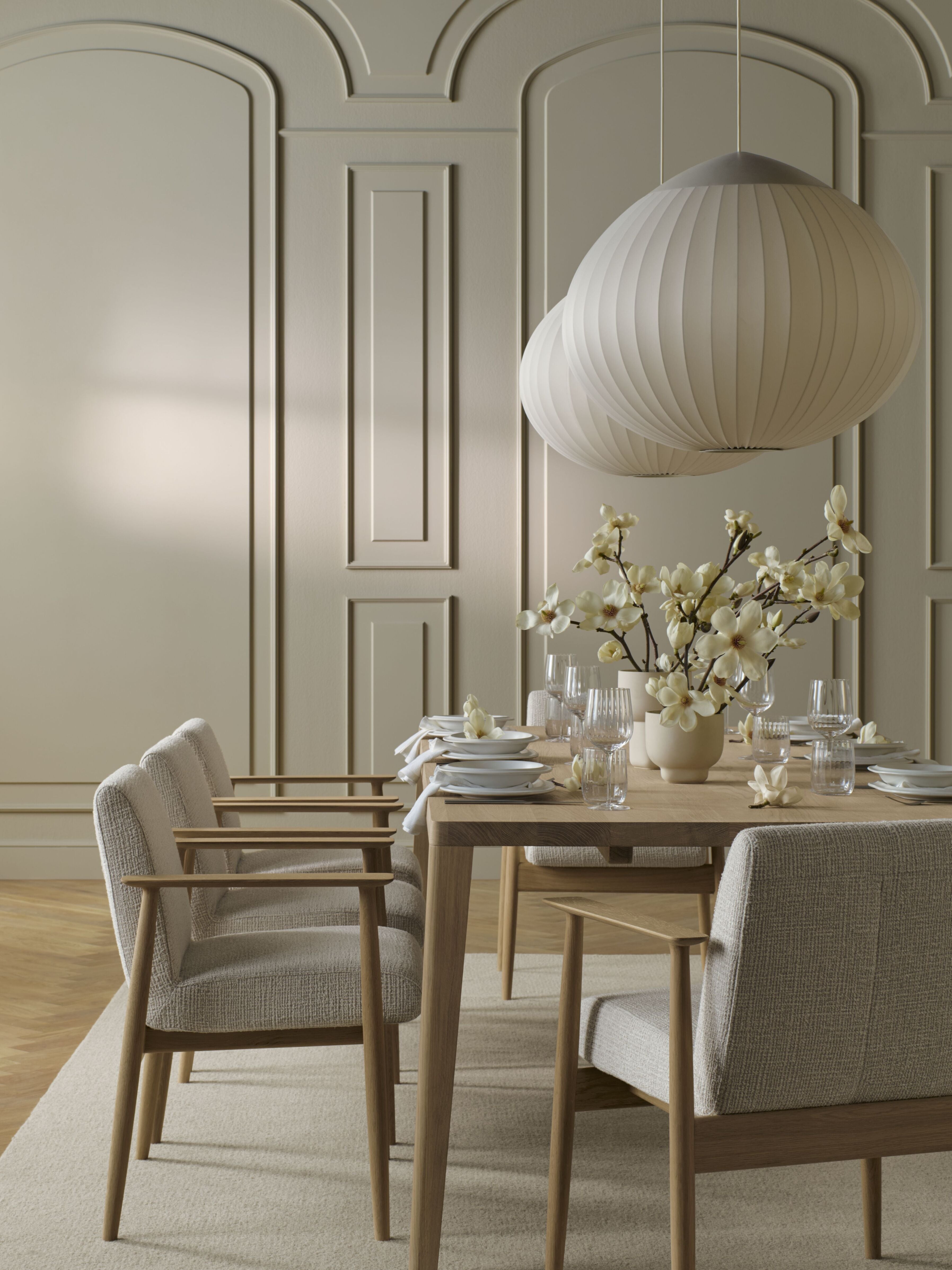 VISTI fauteuil met armleuningen, eikenhouten basis