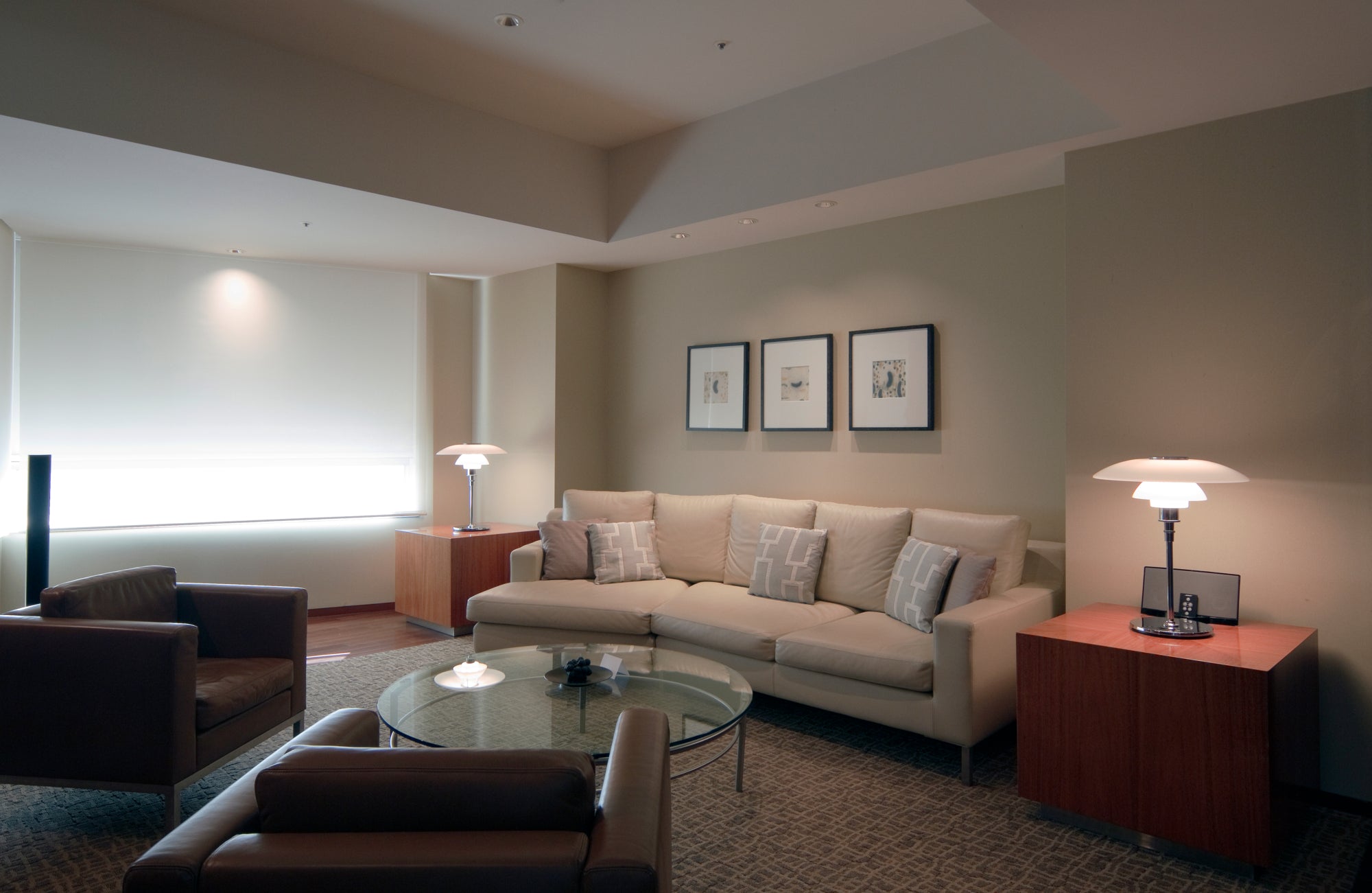 PH 4½-3½ Table Lamp white with chrome base