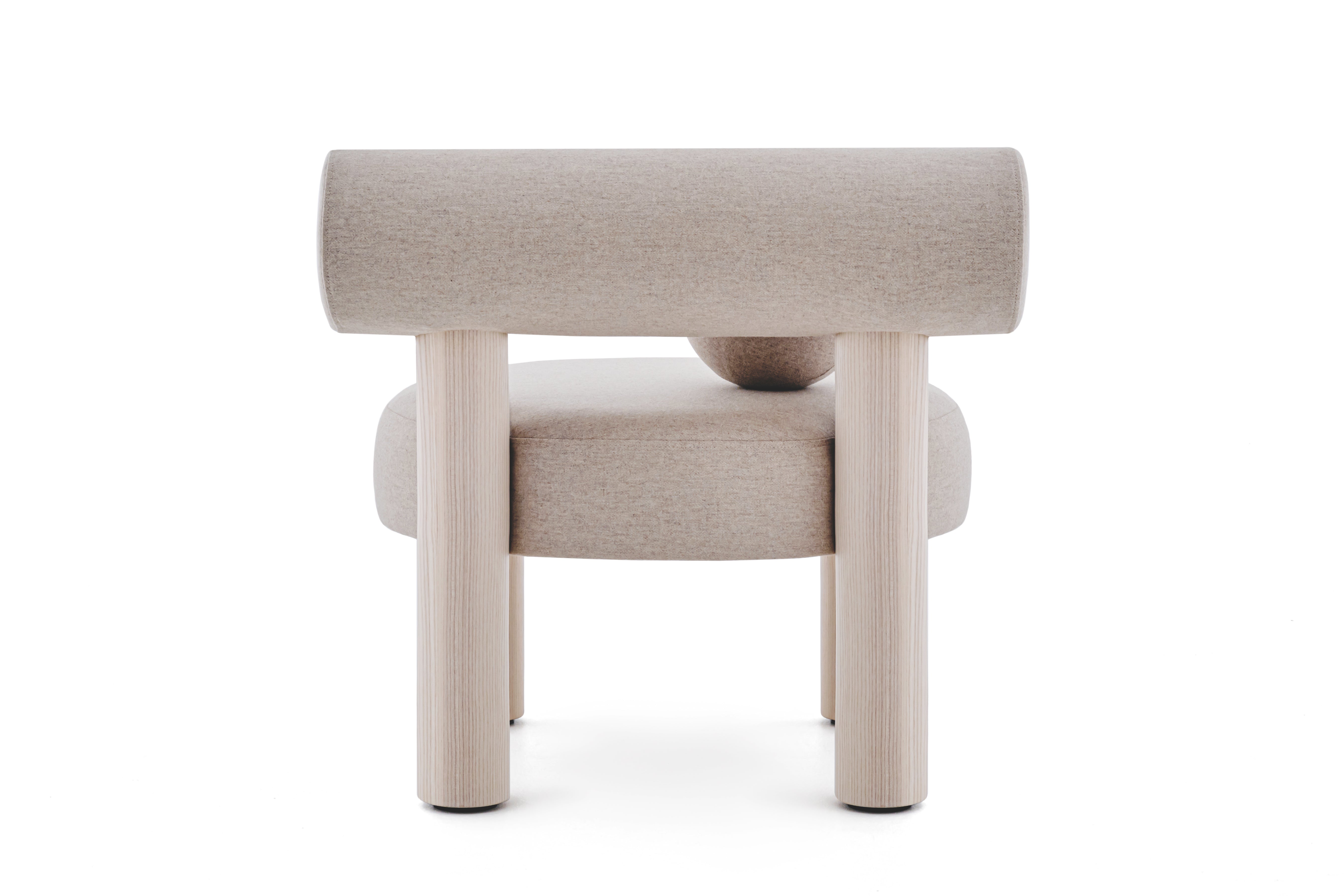 Sessel GROPIUS CS2 gepolstert mit Holzgestell