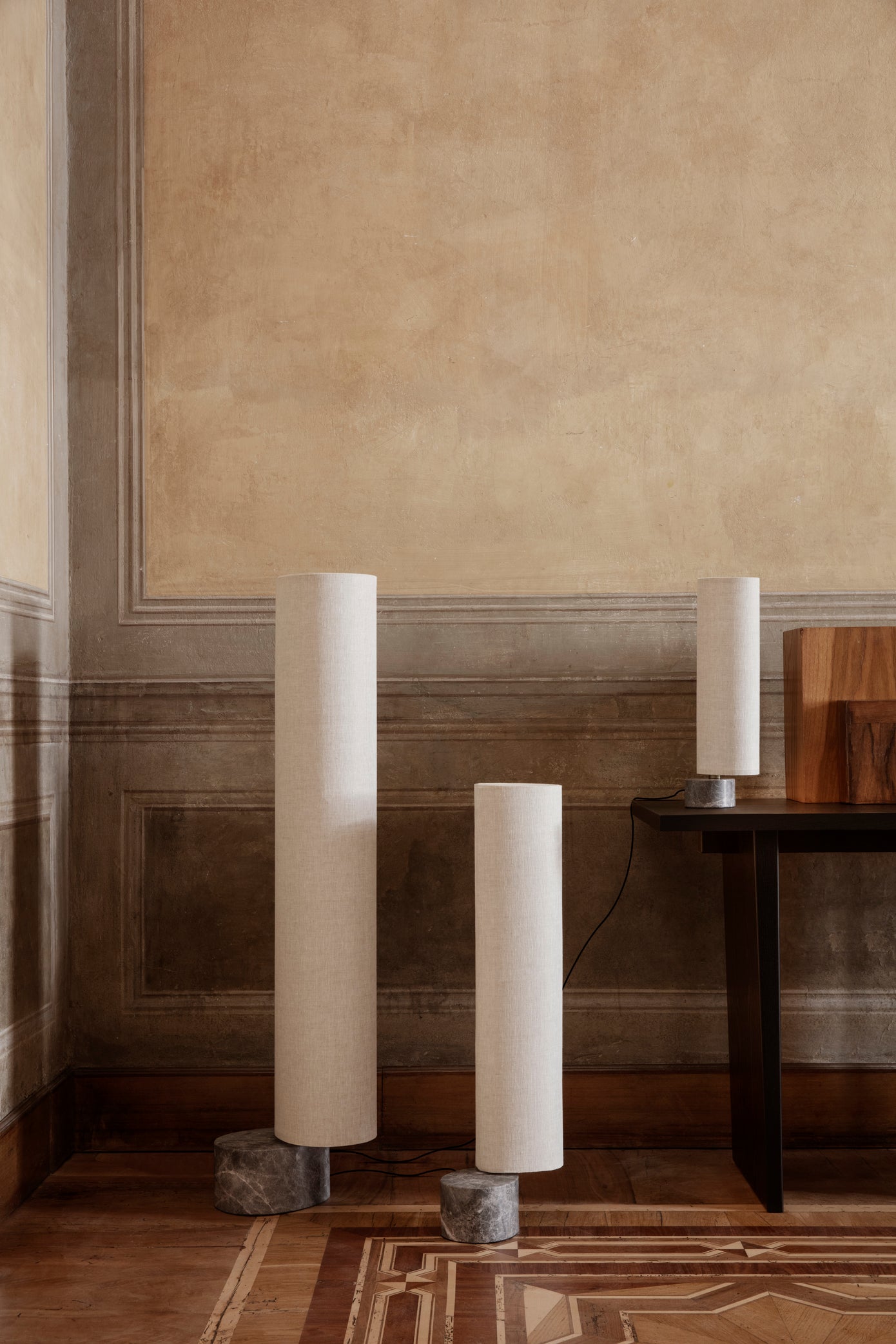 Tafellamp UNBOUND grijs marmer