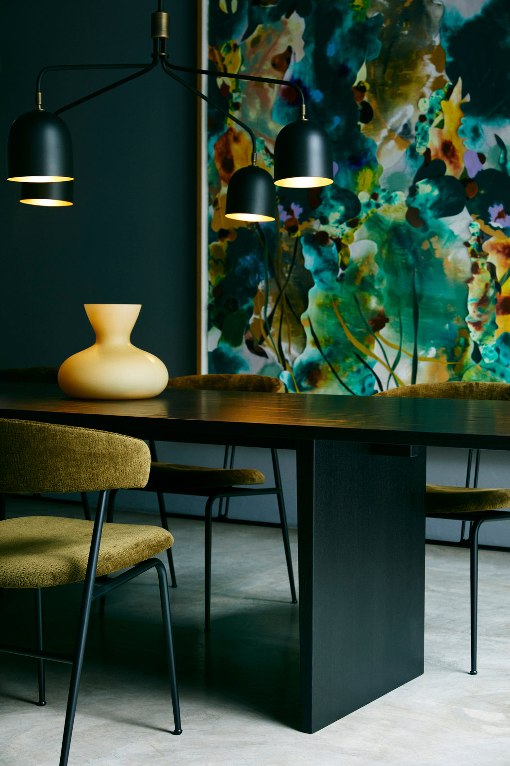 PRIVATE table black ash veneer